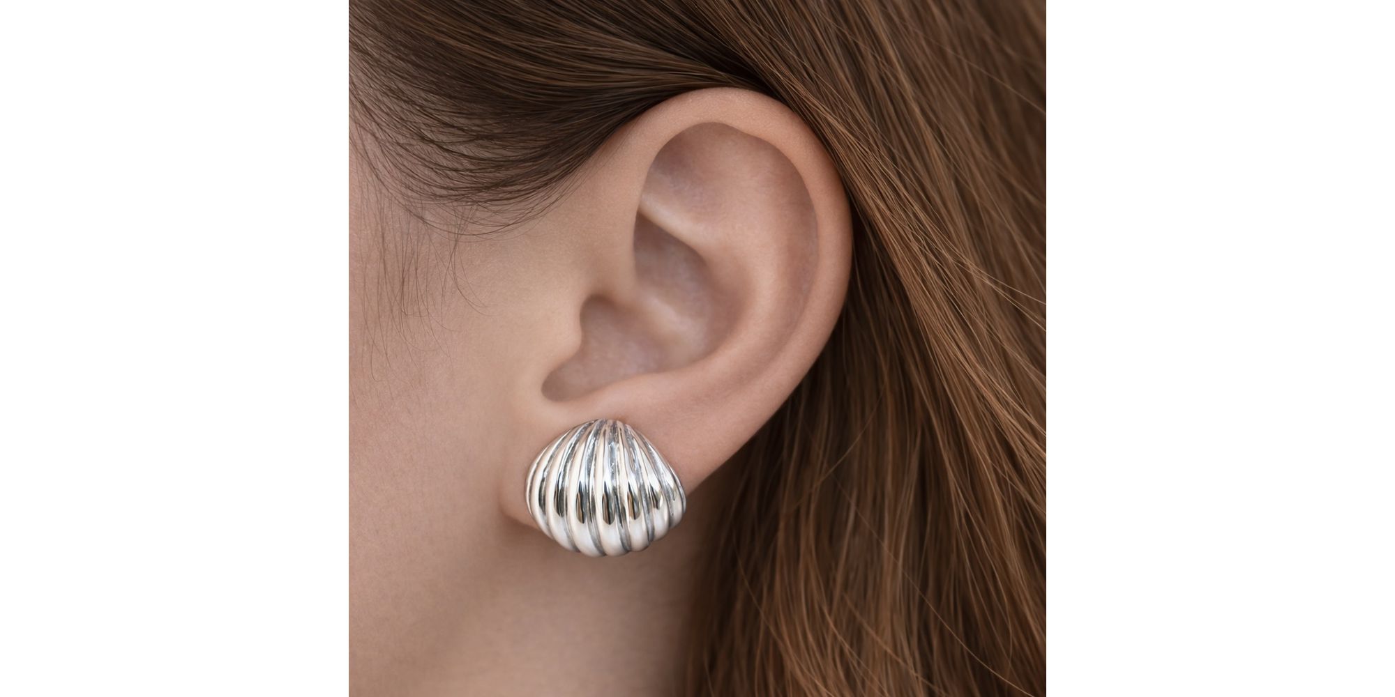 Brinco Concha Tarraxa Hipoalergênico Banhado a Prata 925