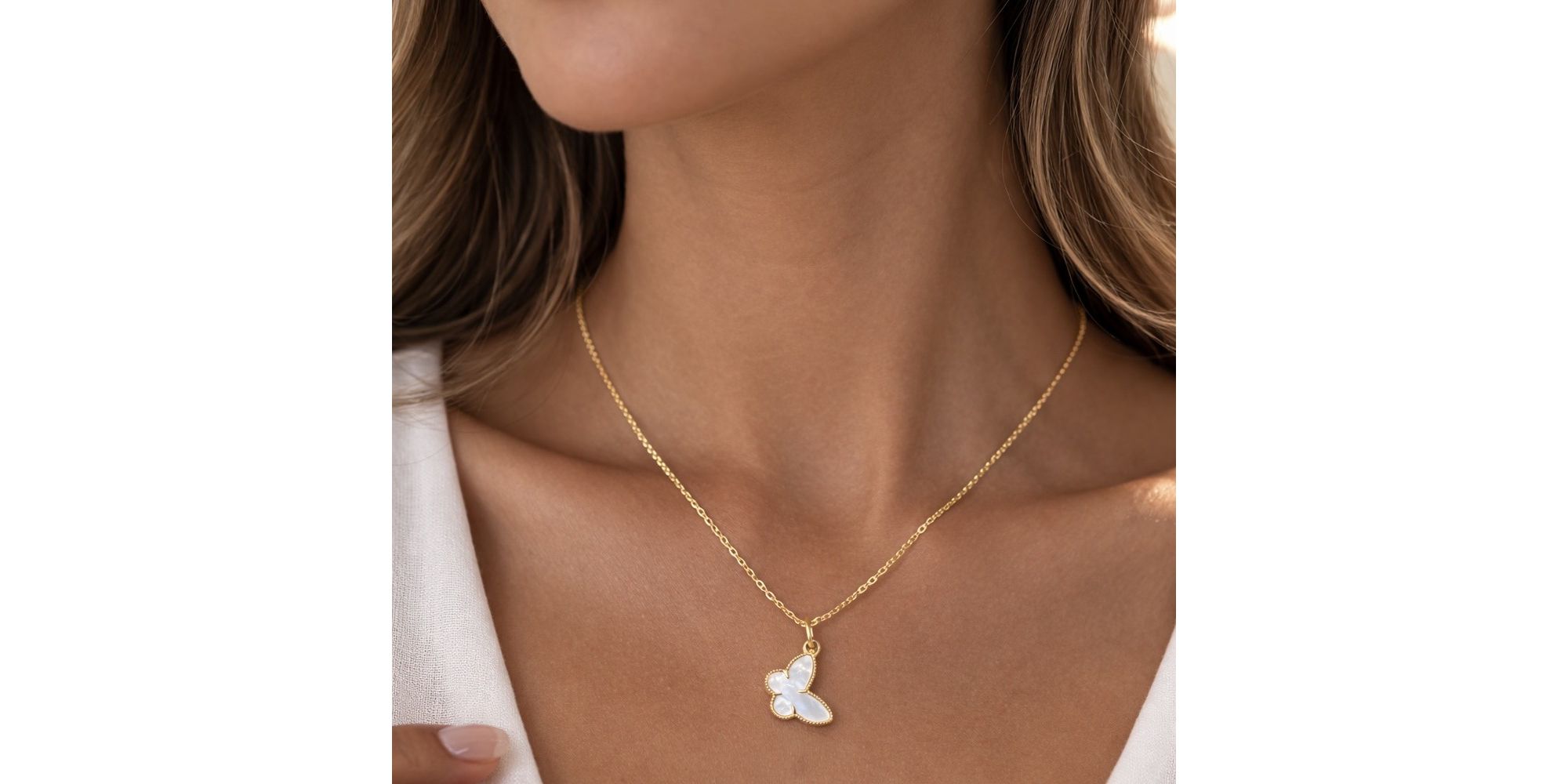 Conjunto Borboleta Branco Banhado a Ouro 18K