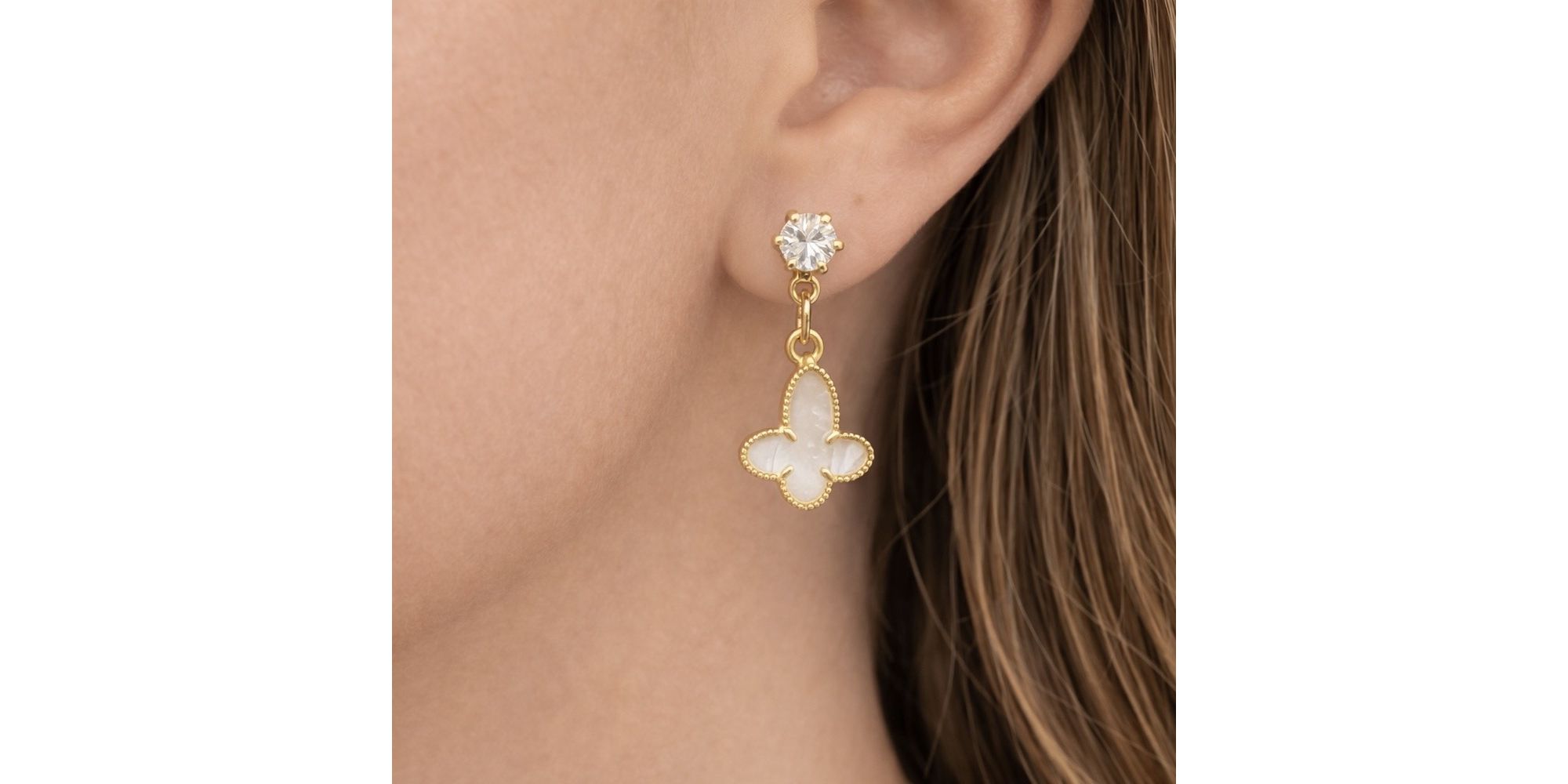 Conjunto Borboleta Branco Banhado a Ouro 18K