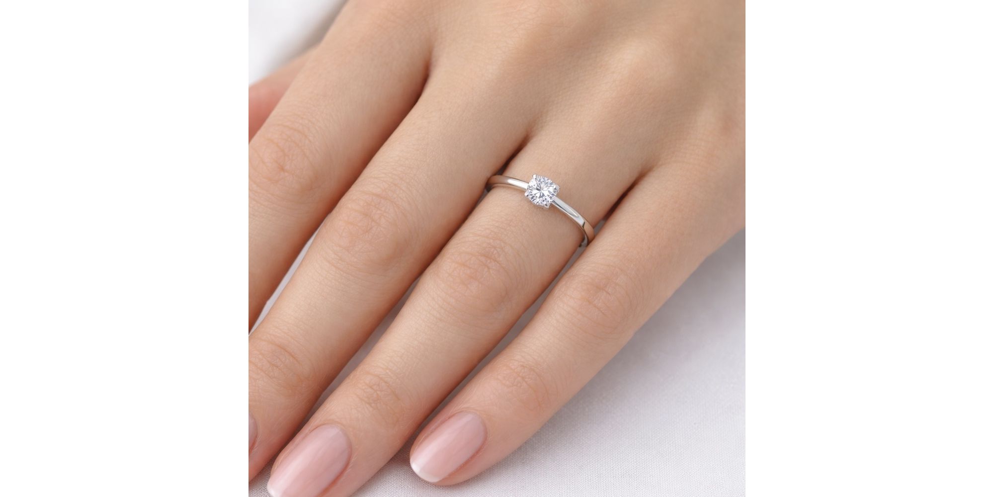 Anel Solitário Pedra Cristal Zircônia Banhado a Prata 925