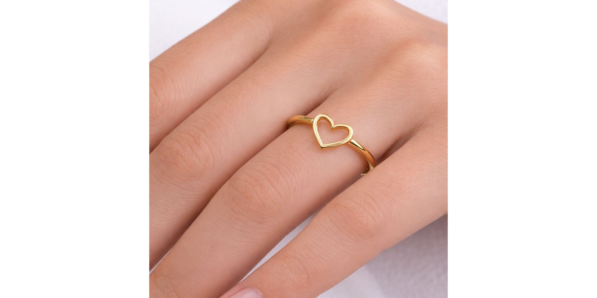 Anel Coração Vazado Aço Dourado