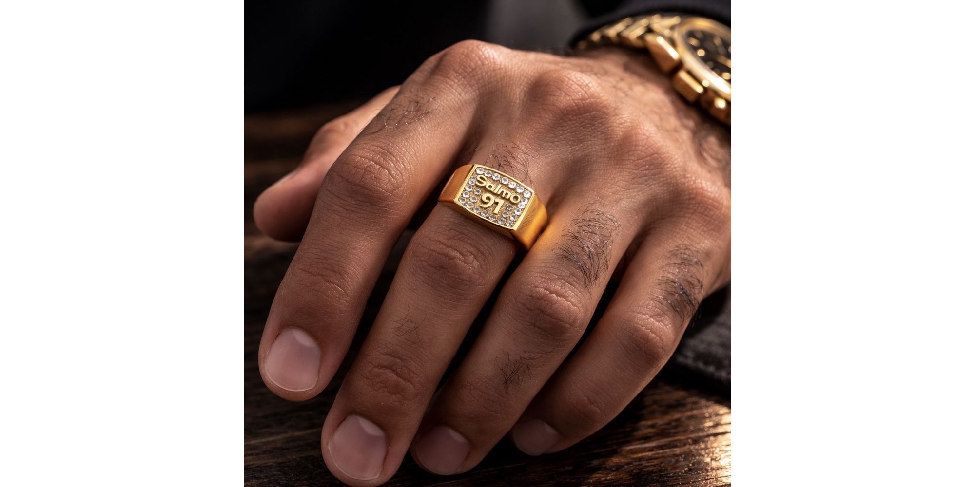 Dedeira Salmos 91 Quadrada Cravejada Aço Dourado