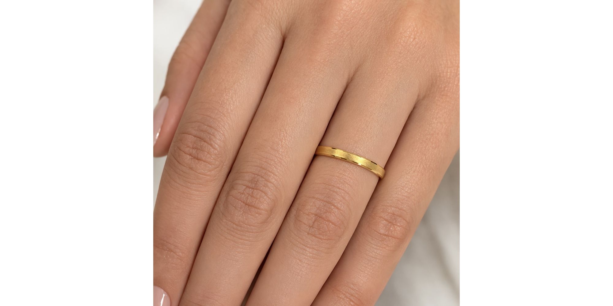 Aliança Fosca Chanfrada Aço Dourado