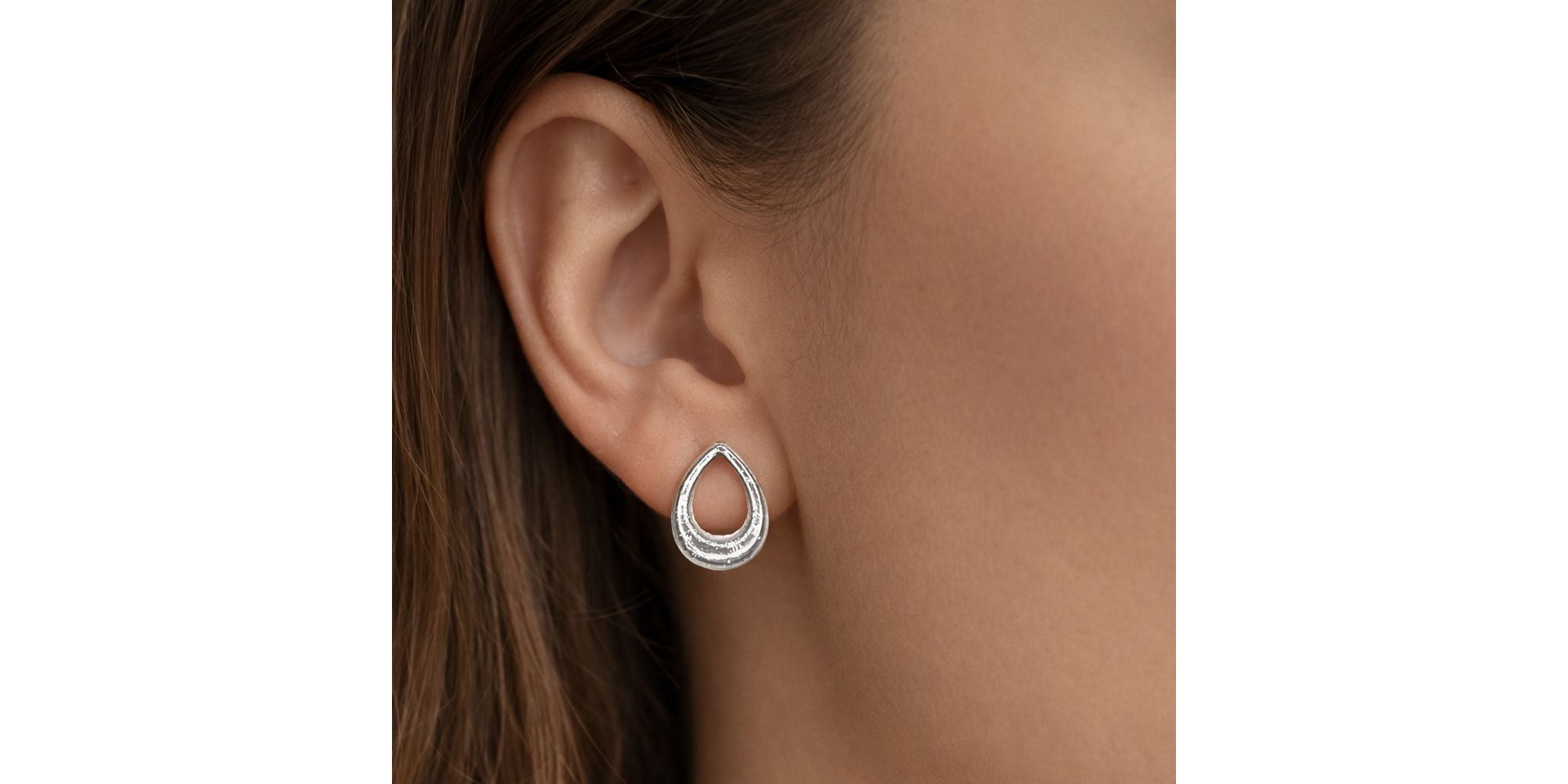 Brinco Gota clássica Banhado A Prata 925