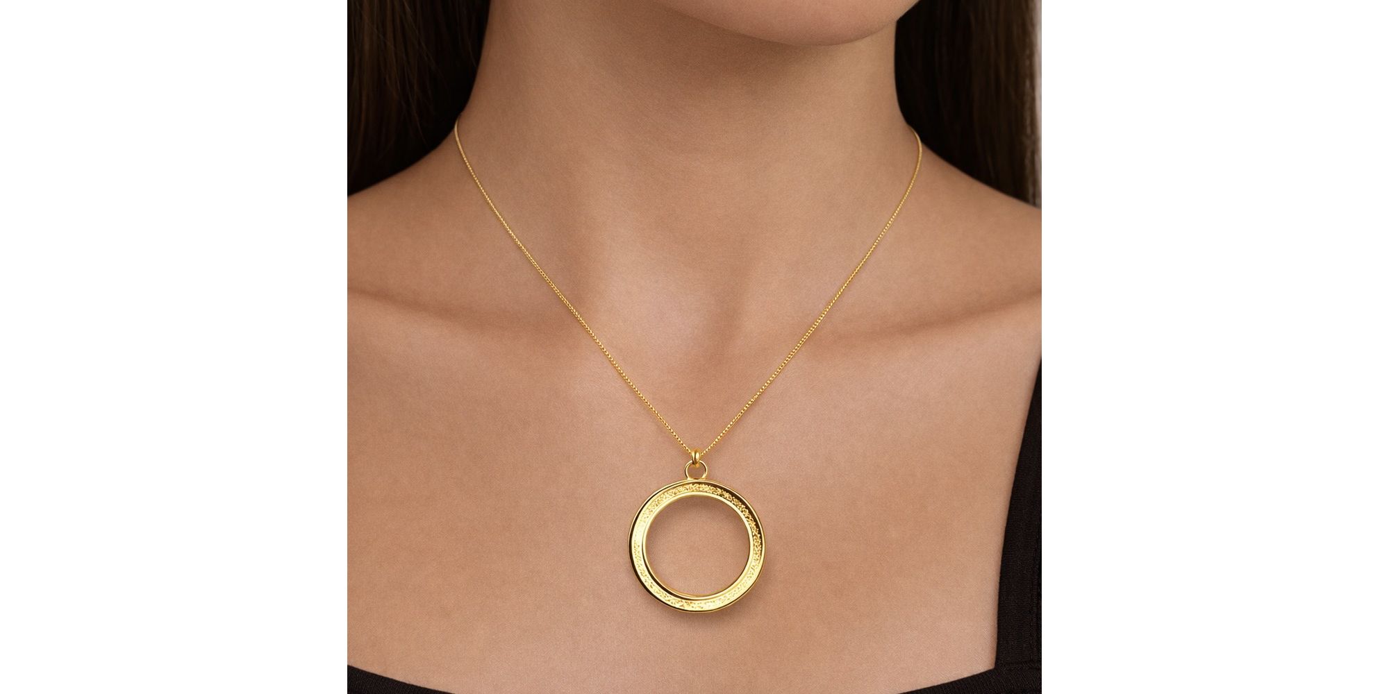 Colar Arco Vazado Banhado A Ouro 18K