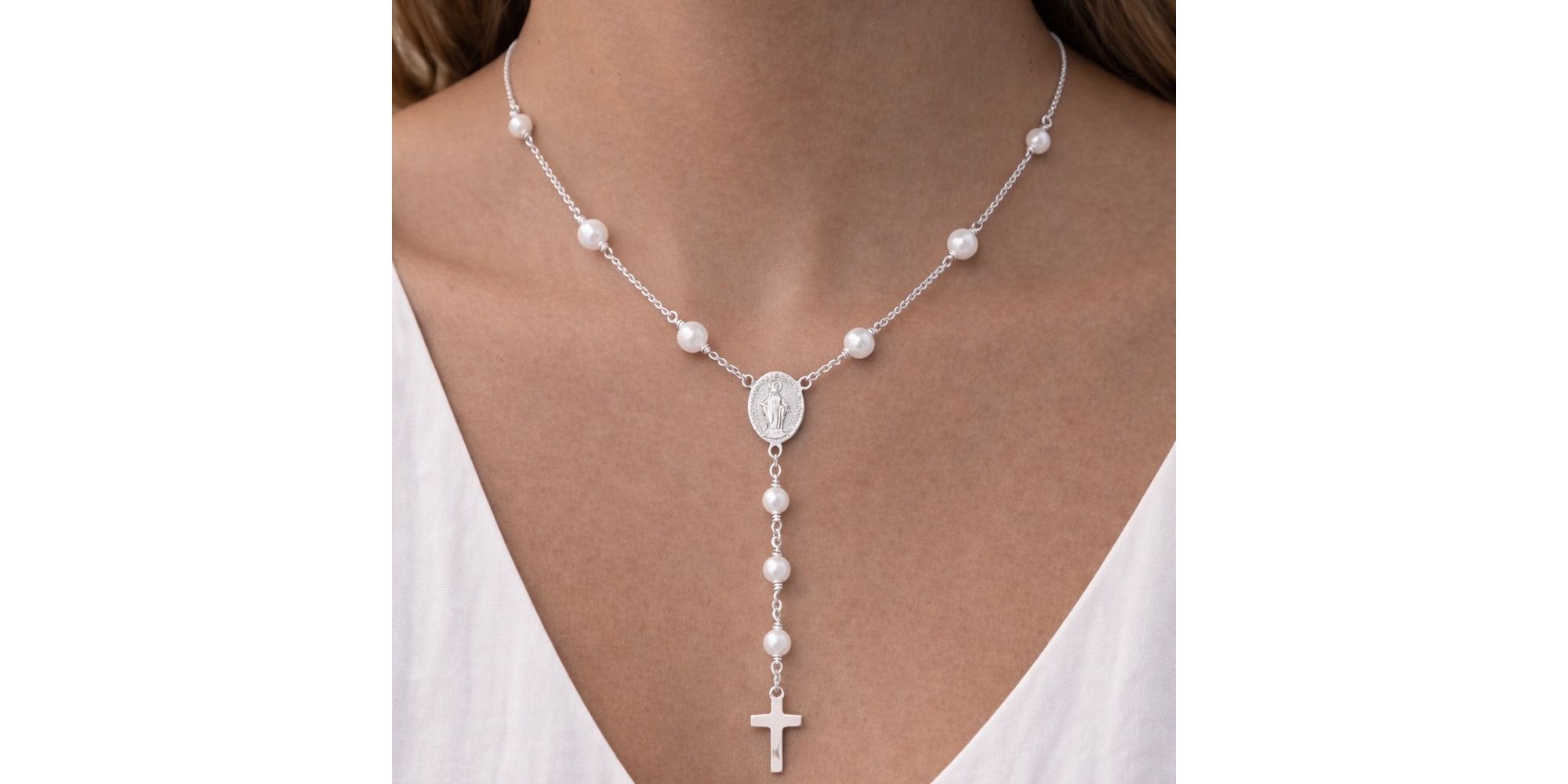 Colar Terço Pérola 49+7 Banhado a Prata 925