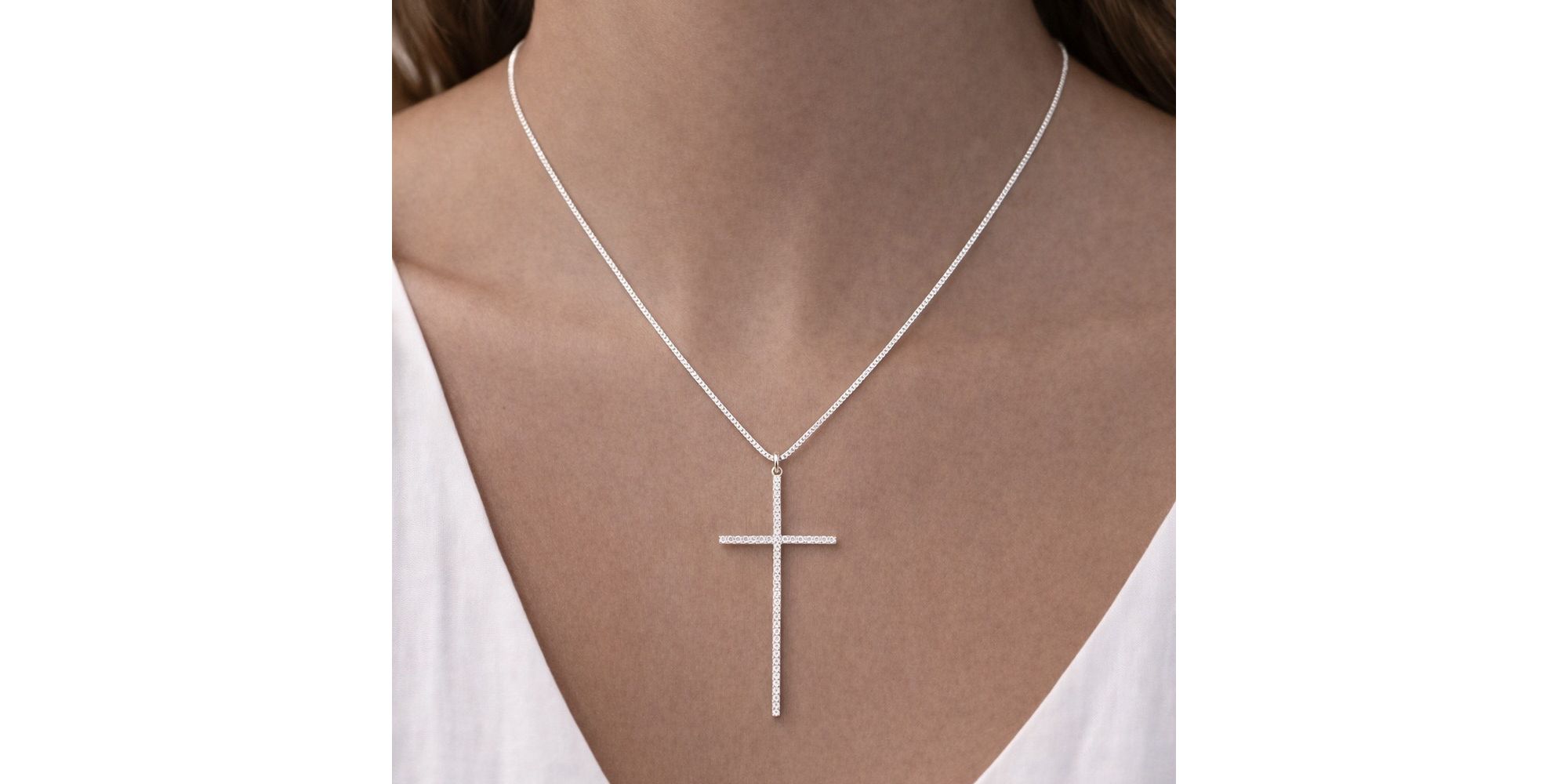 Colar Cruz Palito Cravejado Banhado a Prata 925