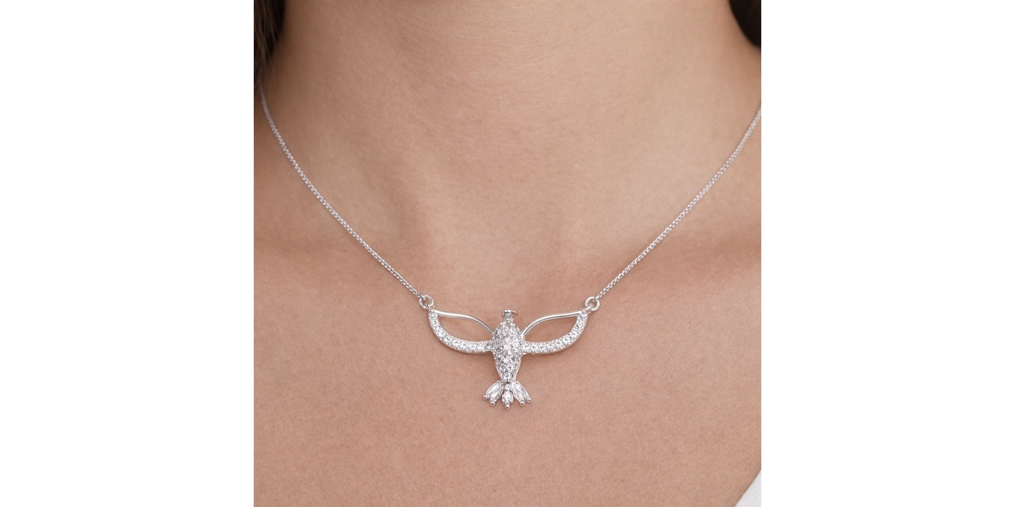 Colar Espirito Santo Cravejado Banhado a Prata 18K