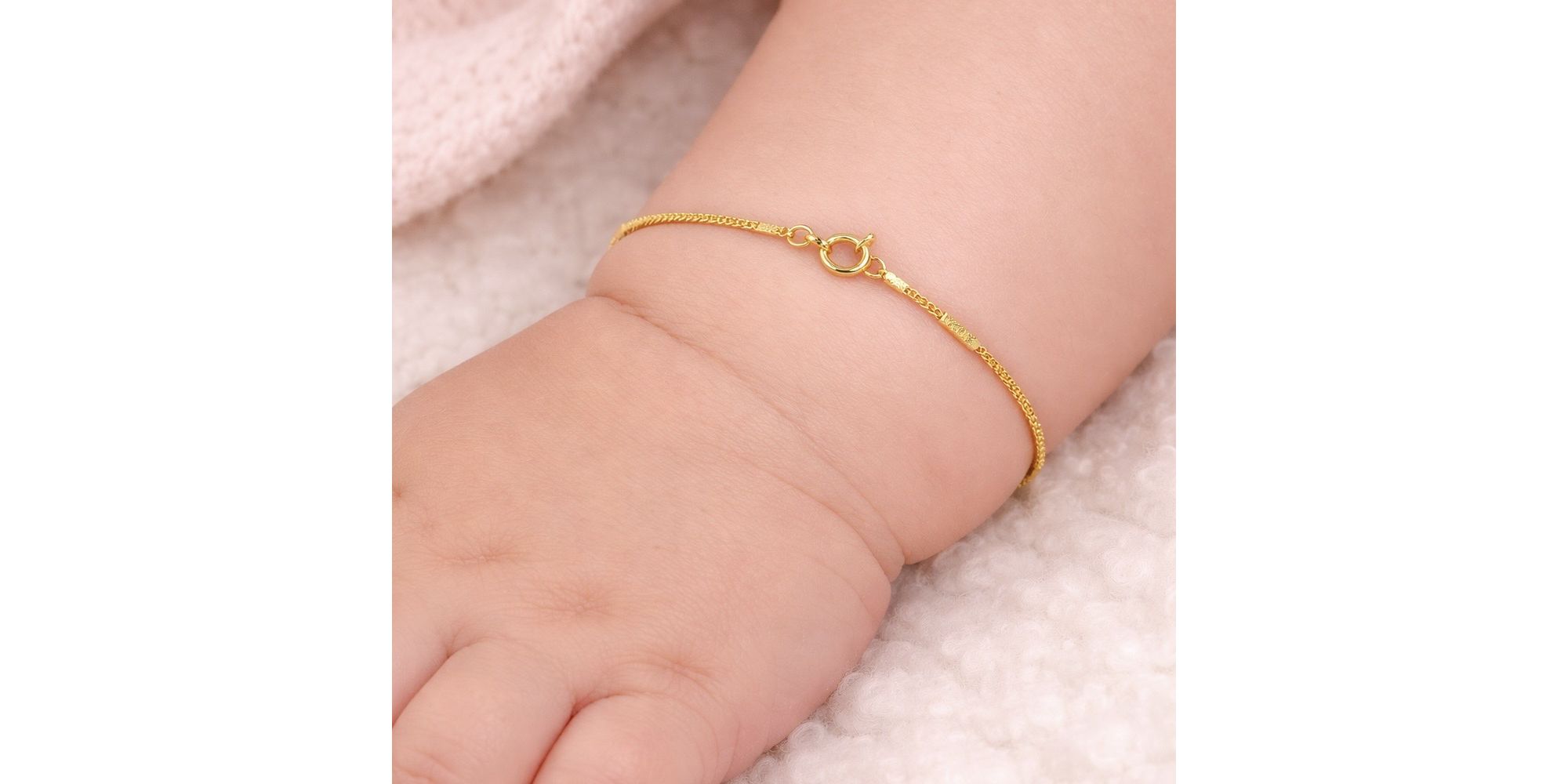 Pulseira Infantil Plaquinha Fecho Boia Banhado a Ouro 18K
