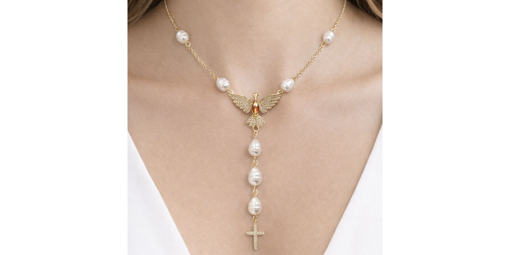 Colar Terço Espírito Santo Pérola Cravejado Hipoalergênico Banhado a Ouro 18K