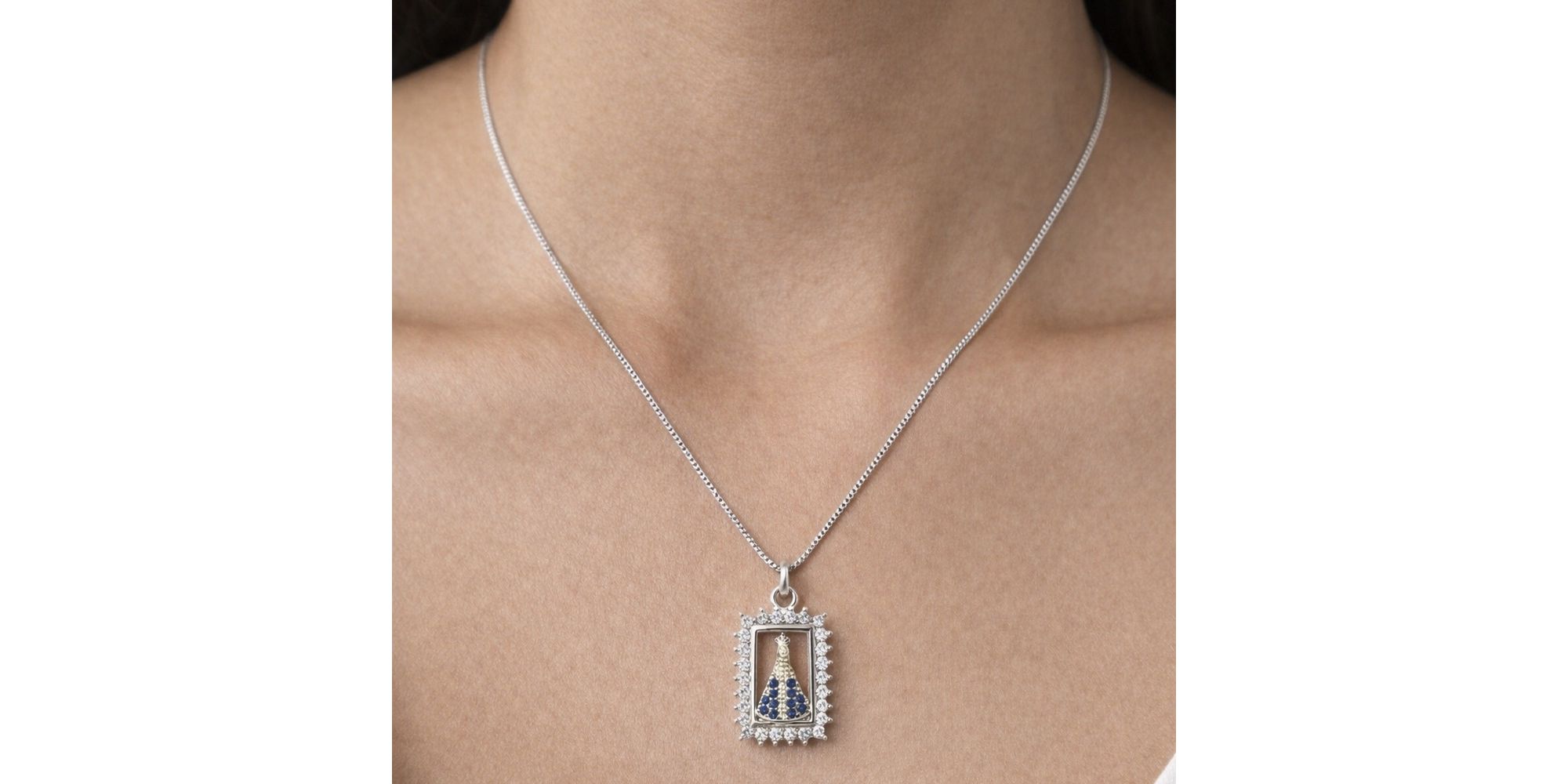 Colar Nossa Senhora Moldura Cravejado Banhado a Prata 925