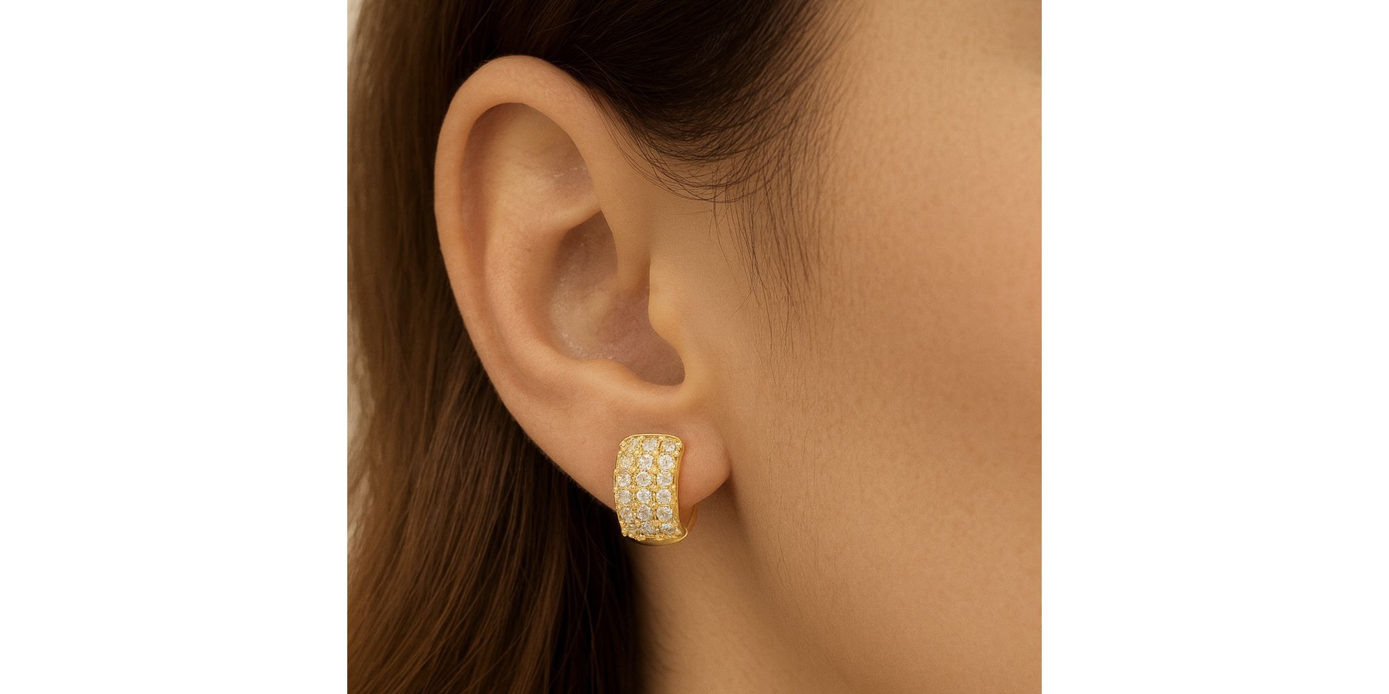 Brinco Argola Cravejada N°13 Zircônia Banhado. Ouro 18K