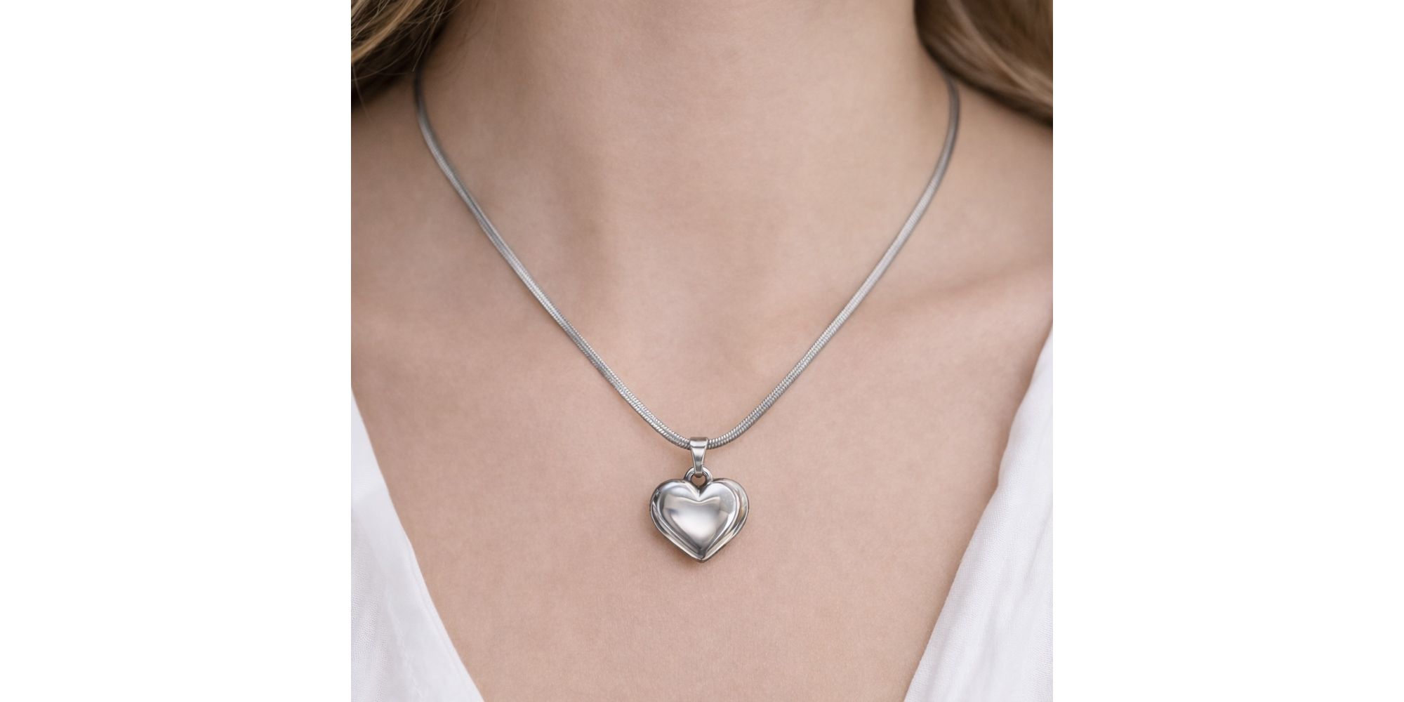 Colar Laminada Coração Fecho Lagosta Aço Inoxidável 