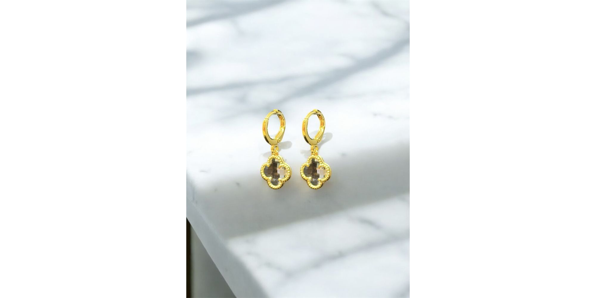 Brinco Trevo 3D Cristal Tranqueta Banhado a Ouro 18K