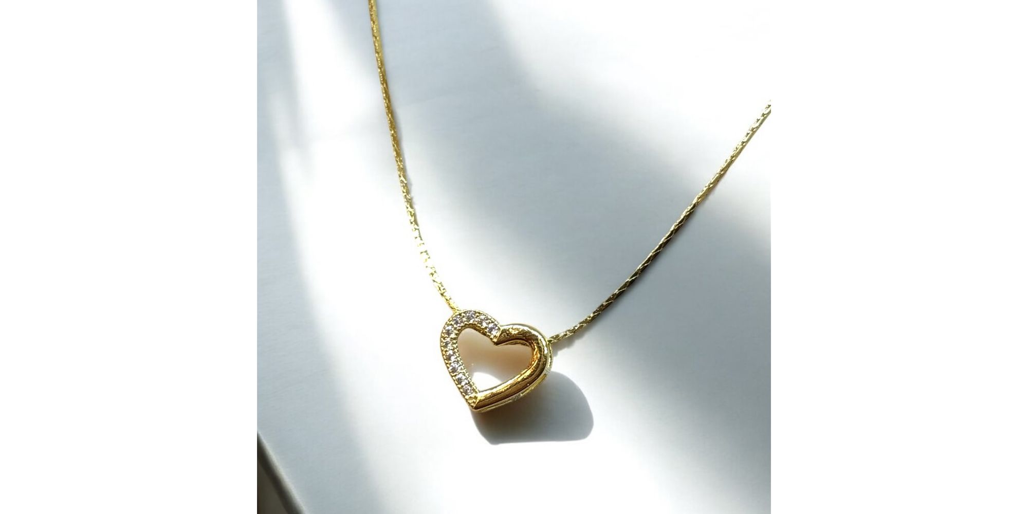 Colar Malha L90 Coração Vazado Liso Cravejado Banhado A Ouro 18K