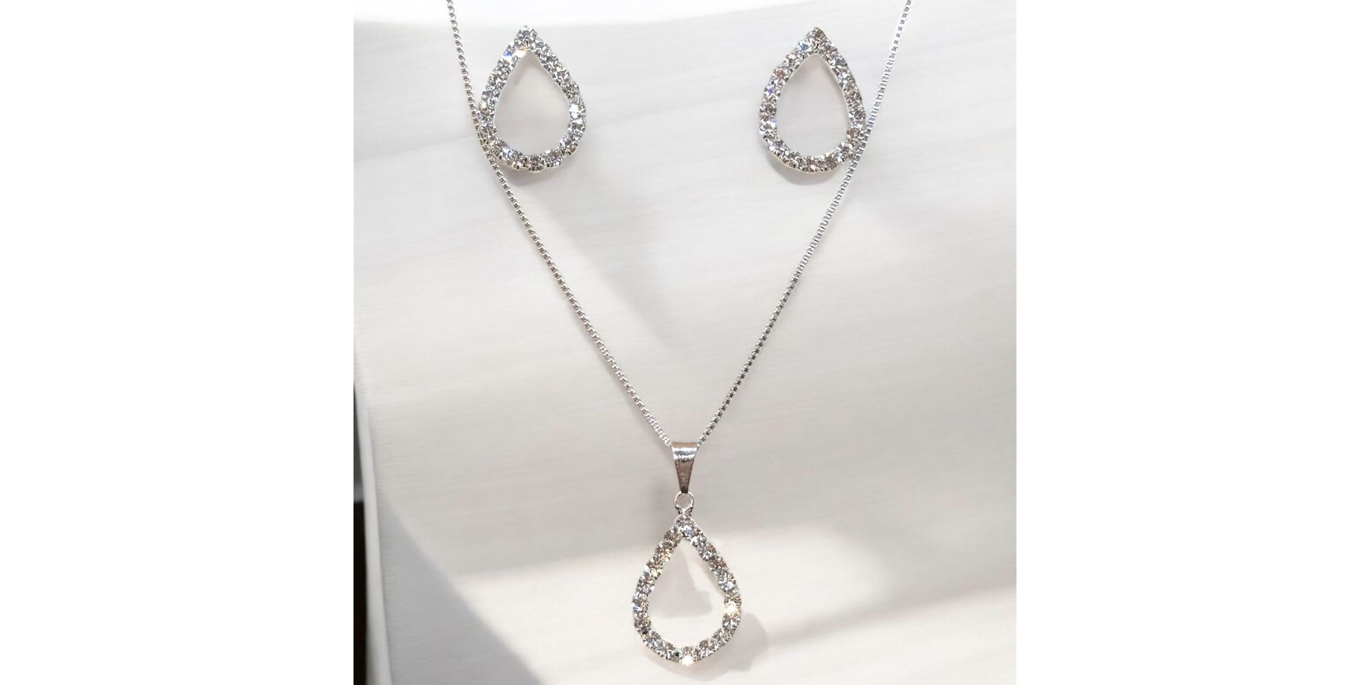Conjunto Gota Vazada Strass Banhado A Prata 925