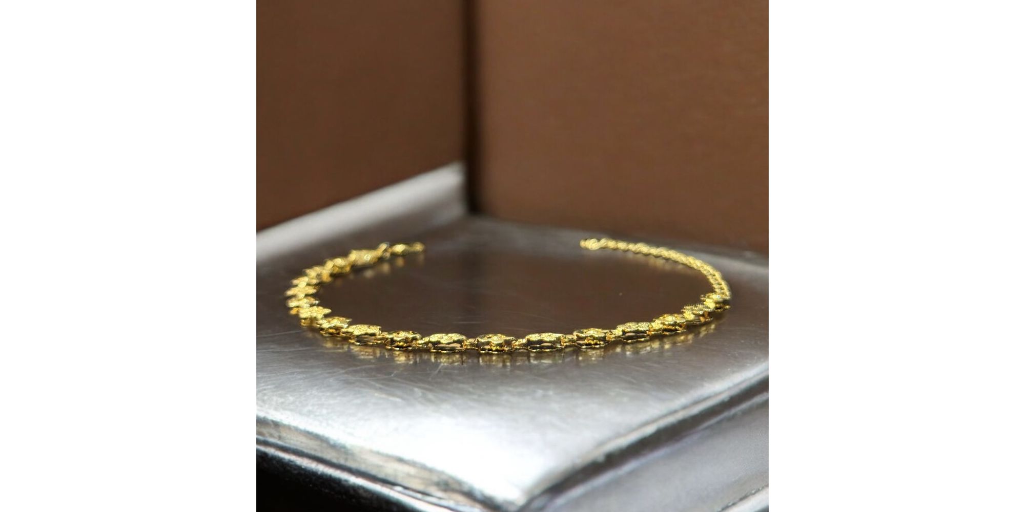 Pulseira Flor 2D Contínua Banhado a Ouro 18K