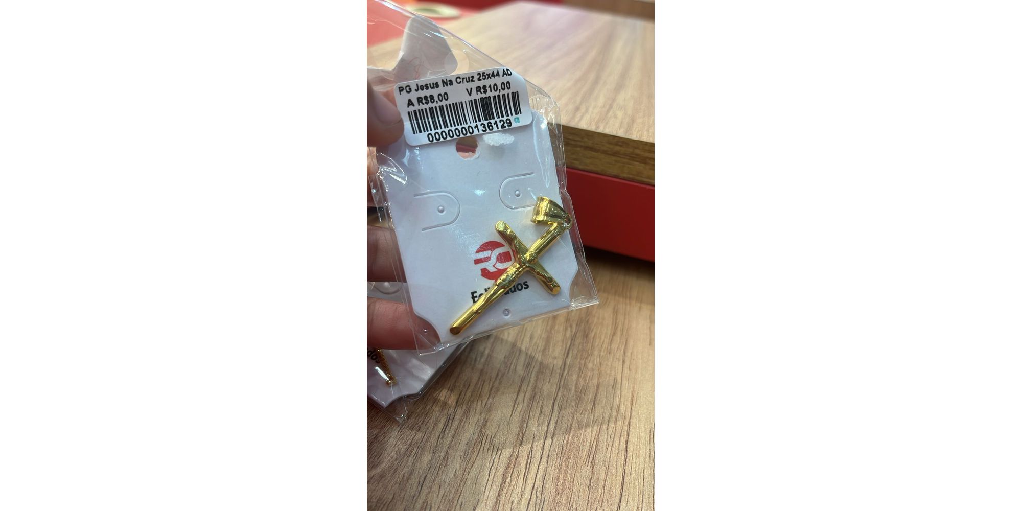 Pingente Jesus Na Cruz Aço Dourado 