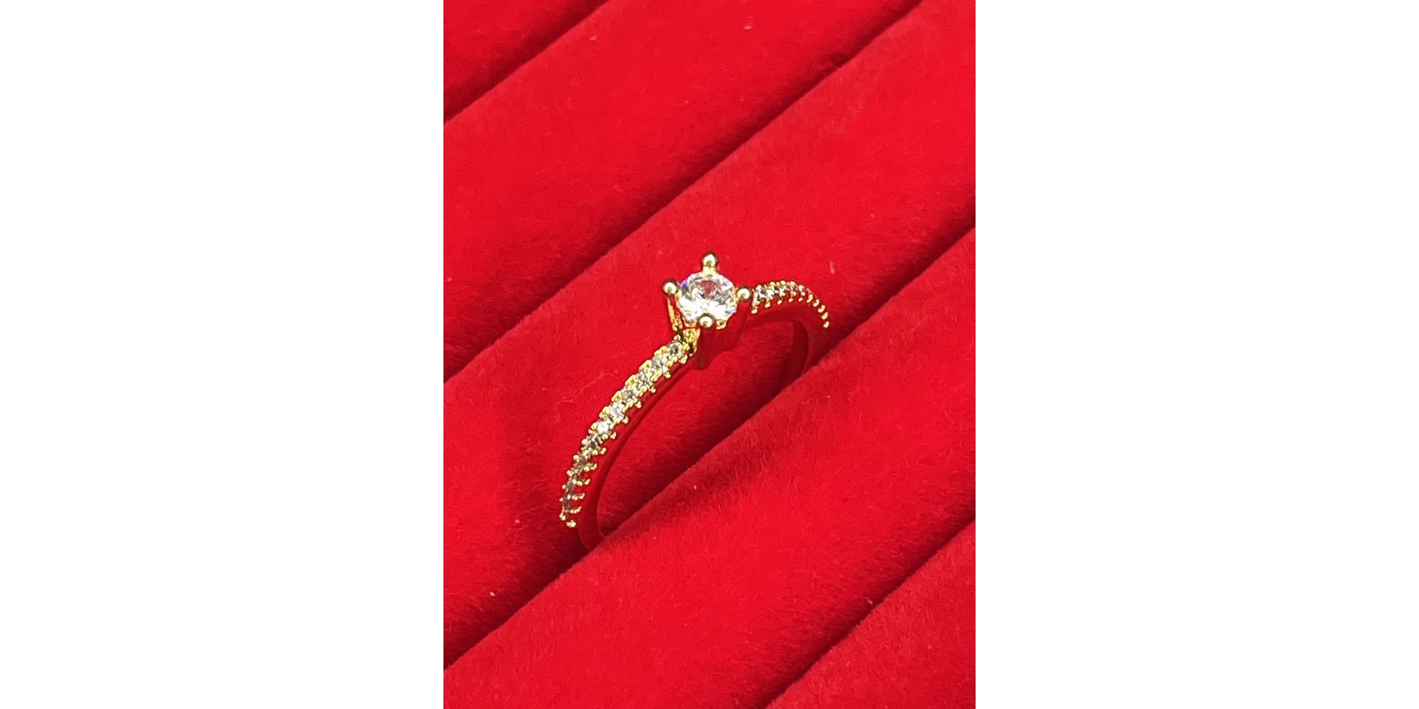 Anel Solitário Dellcate Zircônia Banhado A Ouro 18k