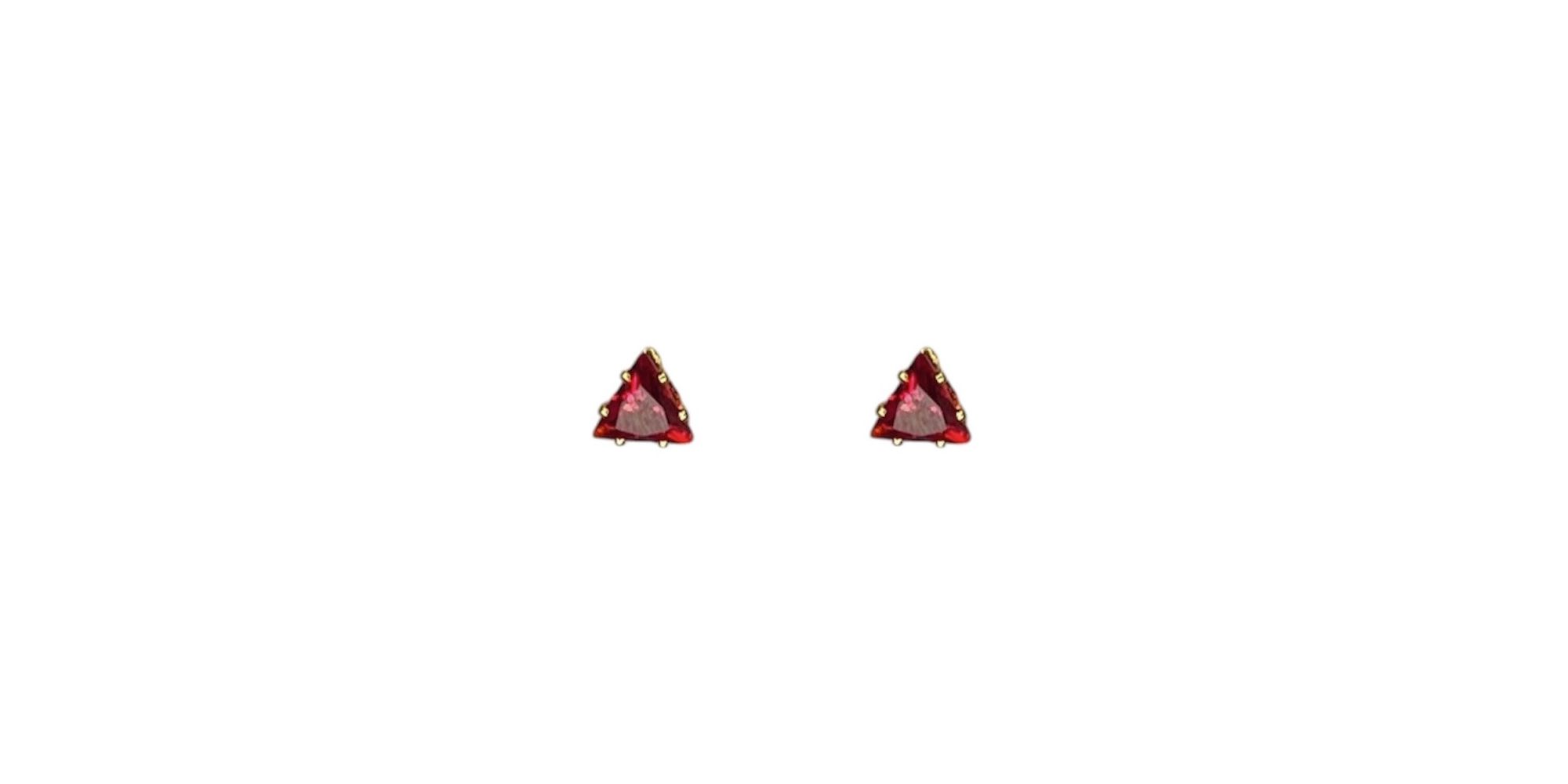 Brinco Triangulo Vermelho Zircônia Banhado A Ouro 18K