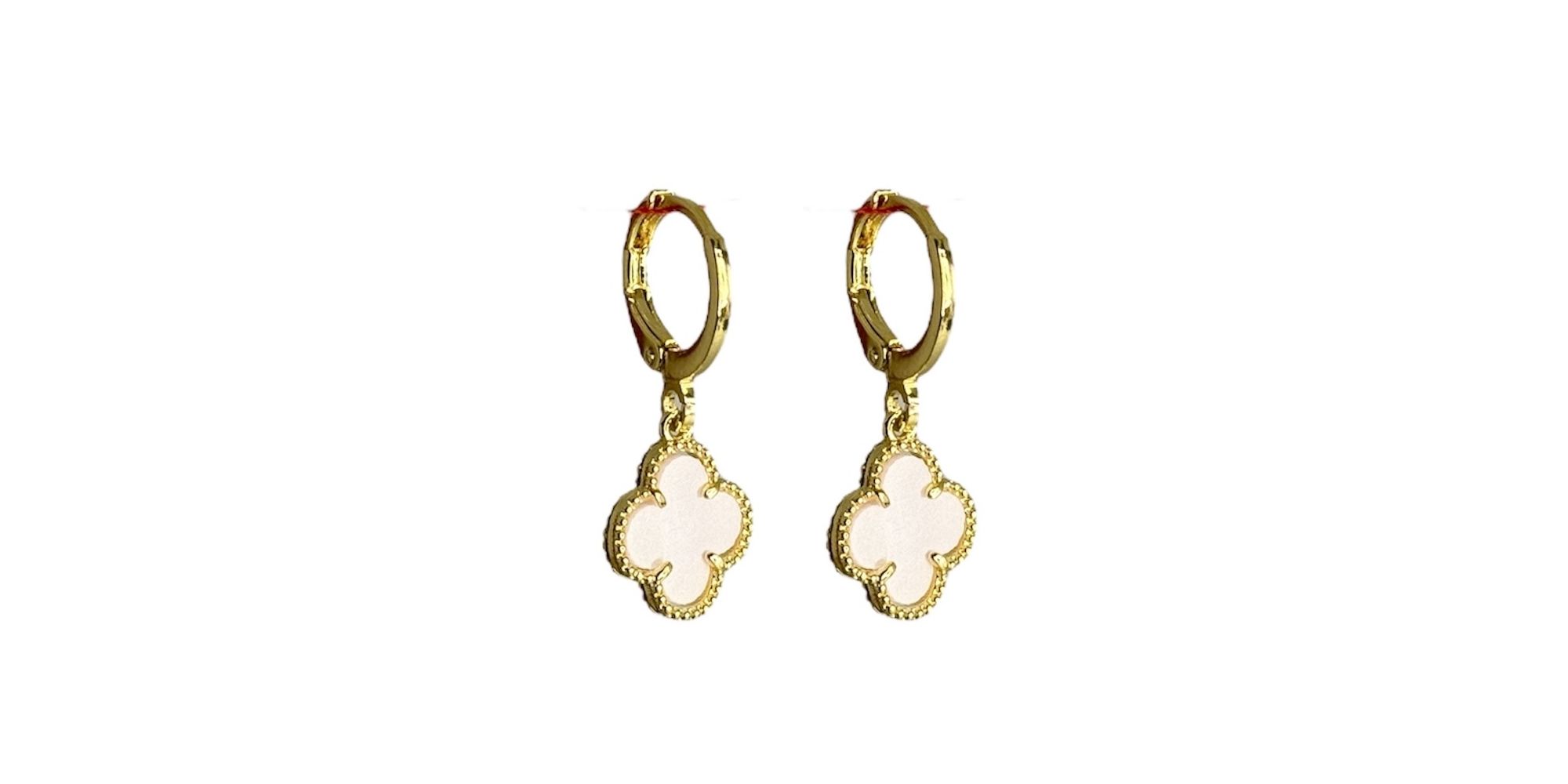 Brinco Trevo Rosa Tranqueta Banhado A Ouro 18K