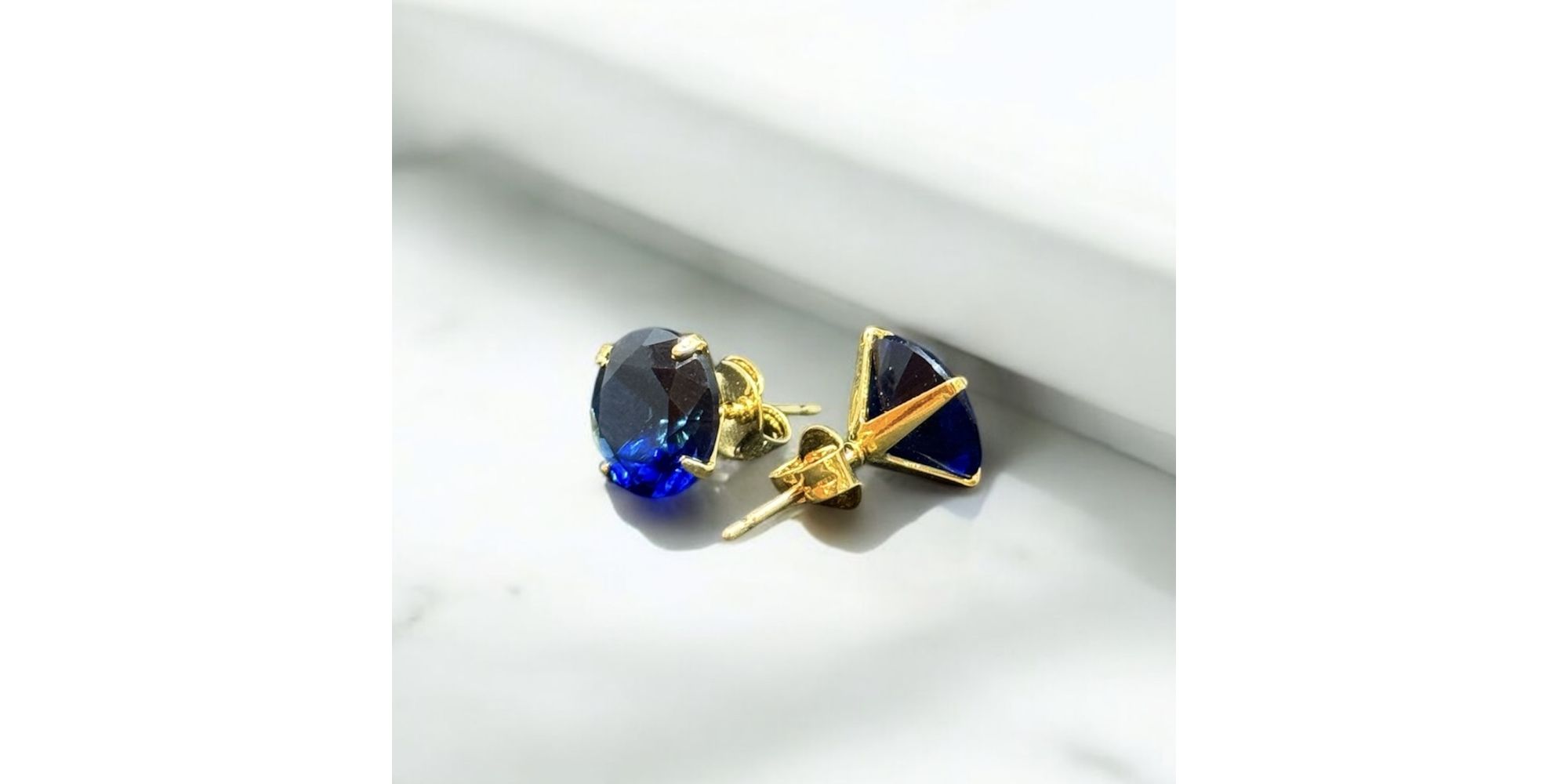 Brinco Diamante Azul Marinho Banhado A Ouro 18K