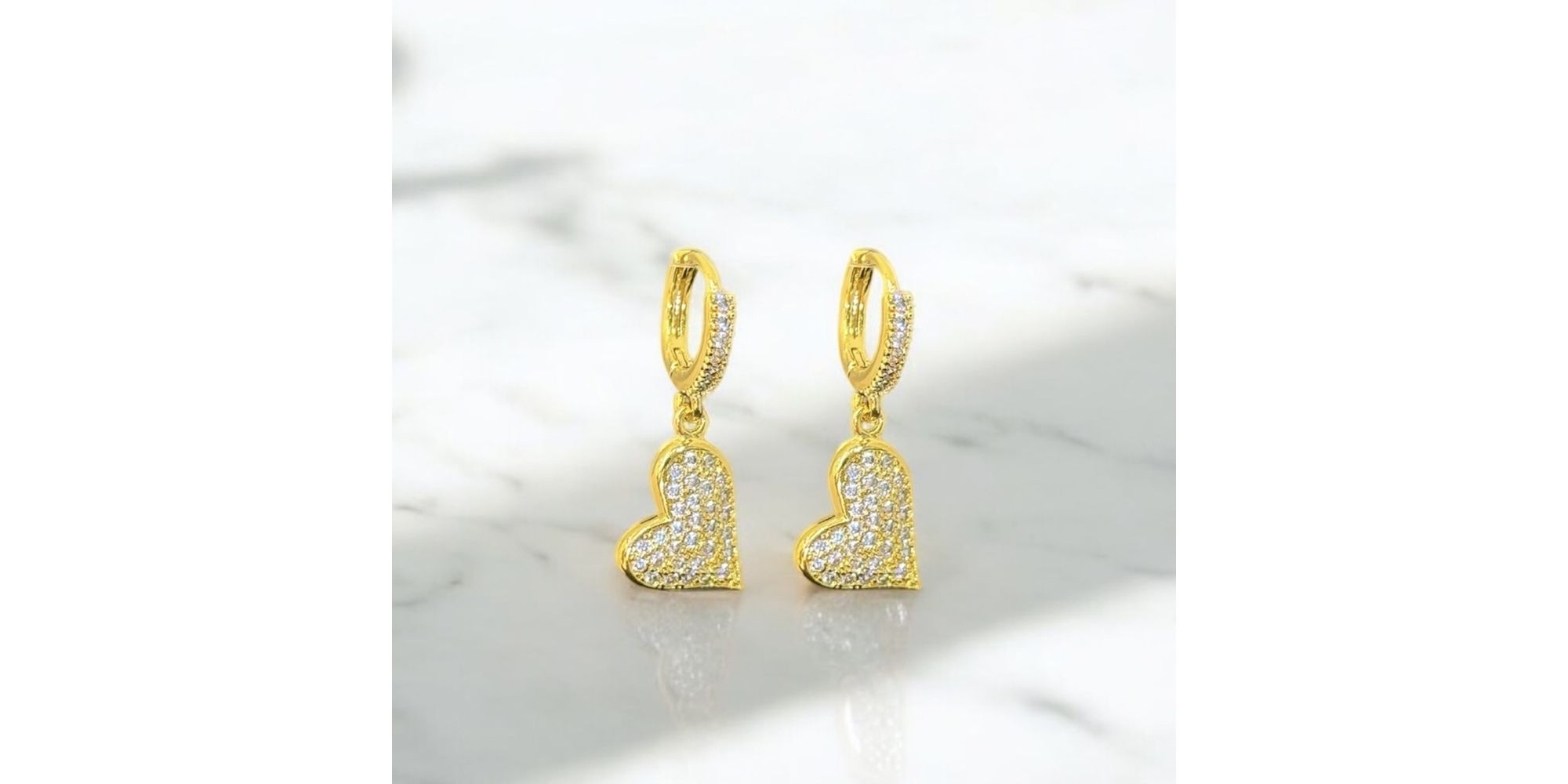 Brinco Coração Tranqueta Cravejado Banhado A Ouro 18K