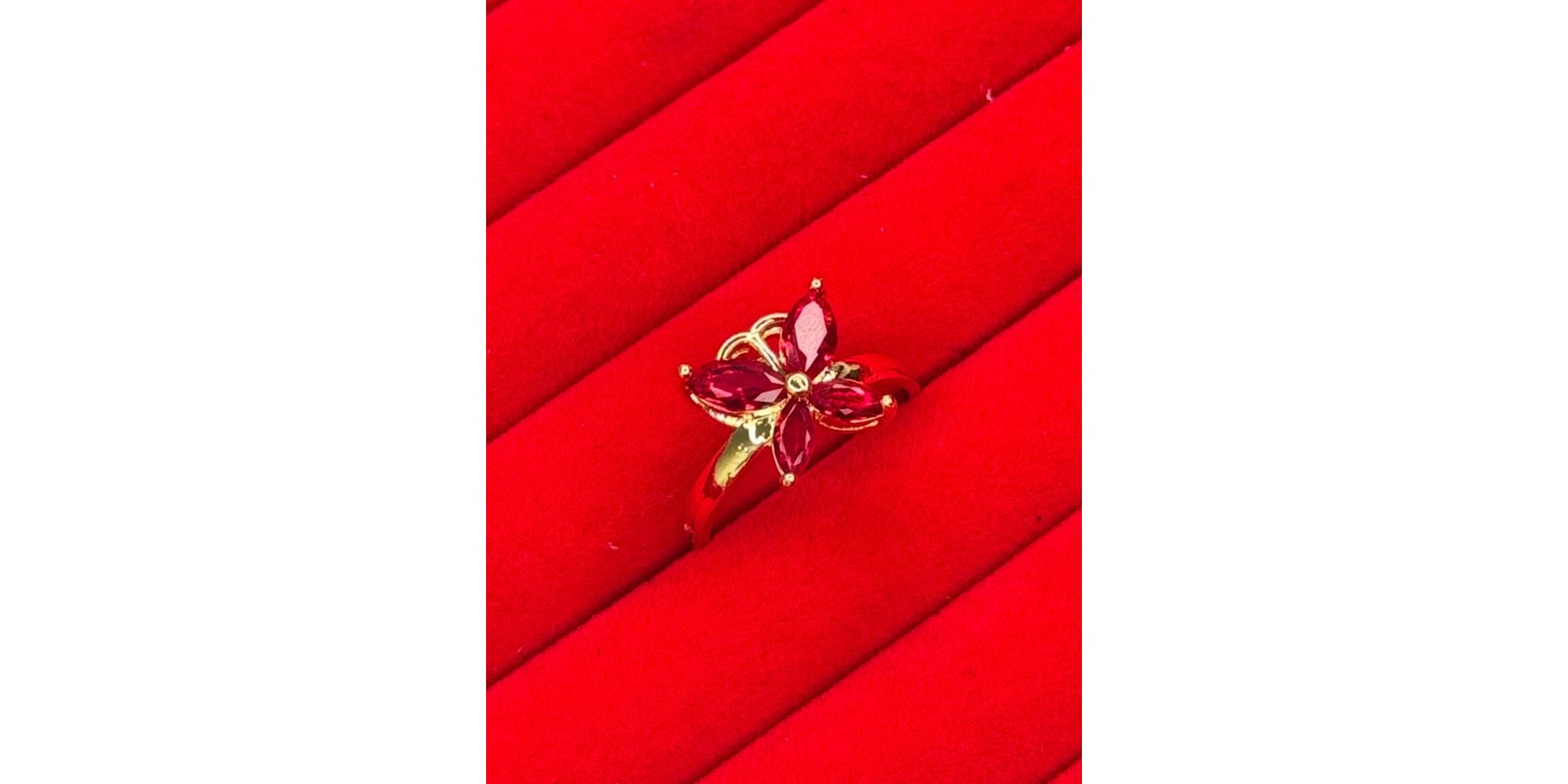 Anel Borboleta Vermelho Banhado A Ouro 18k