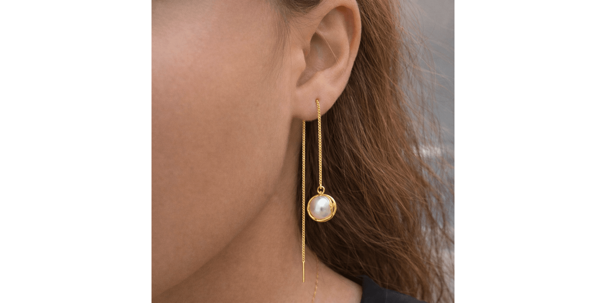 Brinco Costurado Pérola Banhado a Ouro 18K