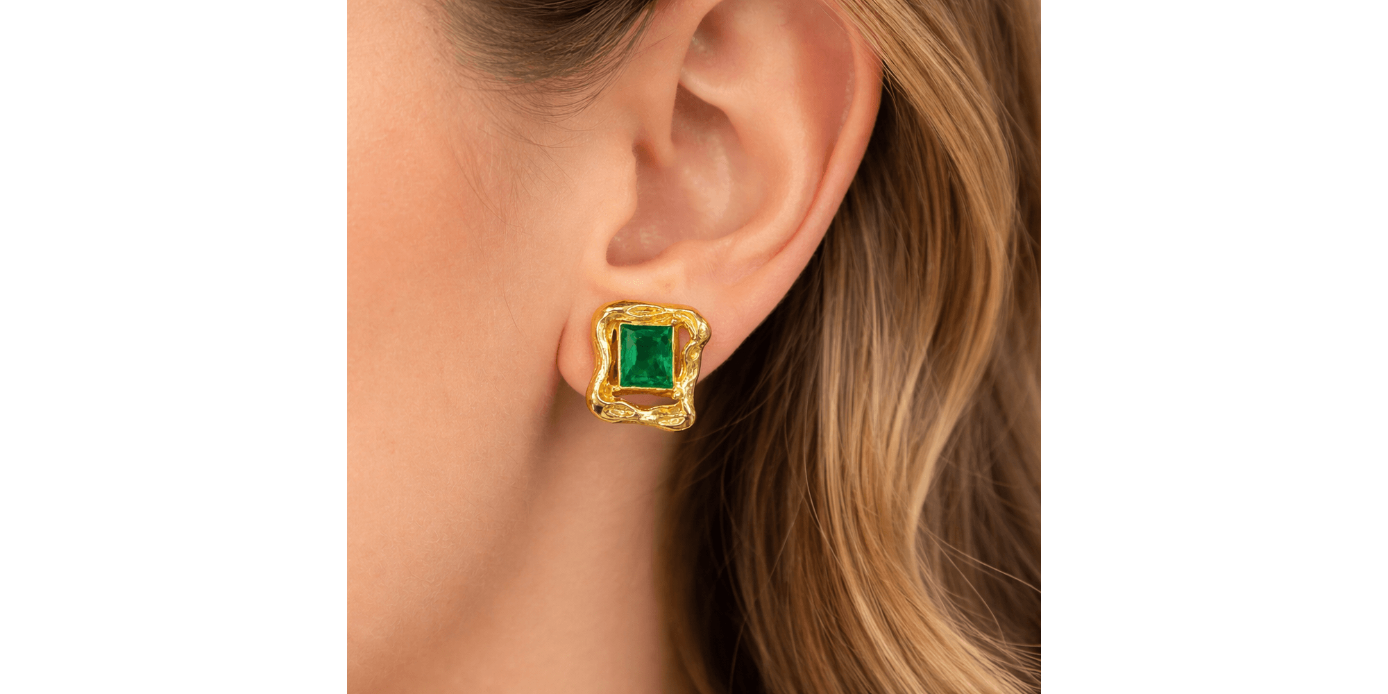 Brinco Geométrico Verde Banhado a Ouro 18K