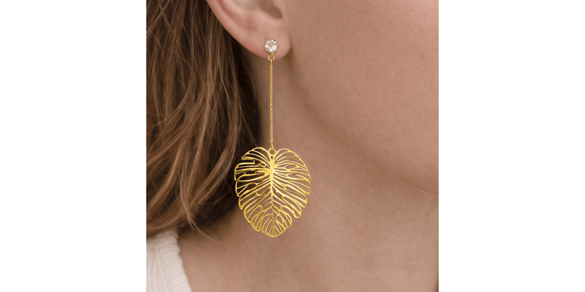 Brinco Folha Fio Ponto de Luz Banhado a Ouro 18k