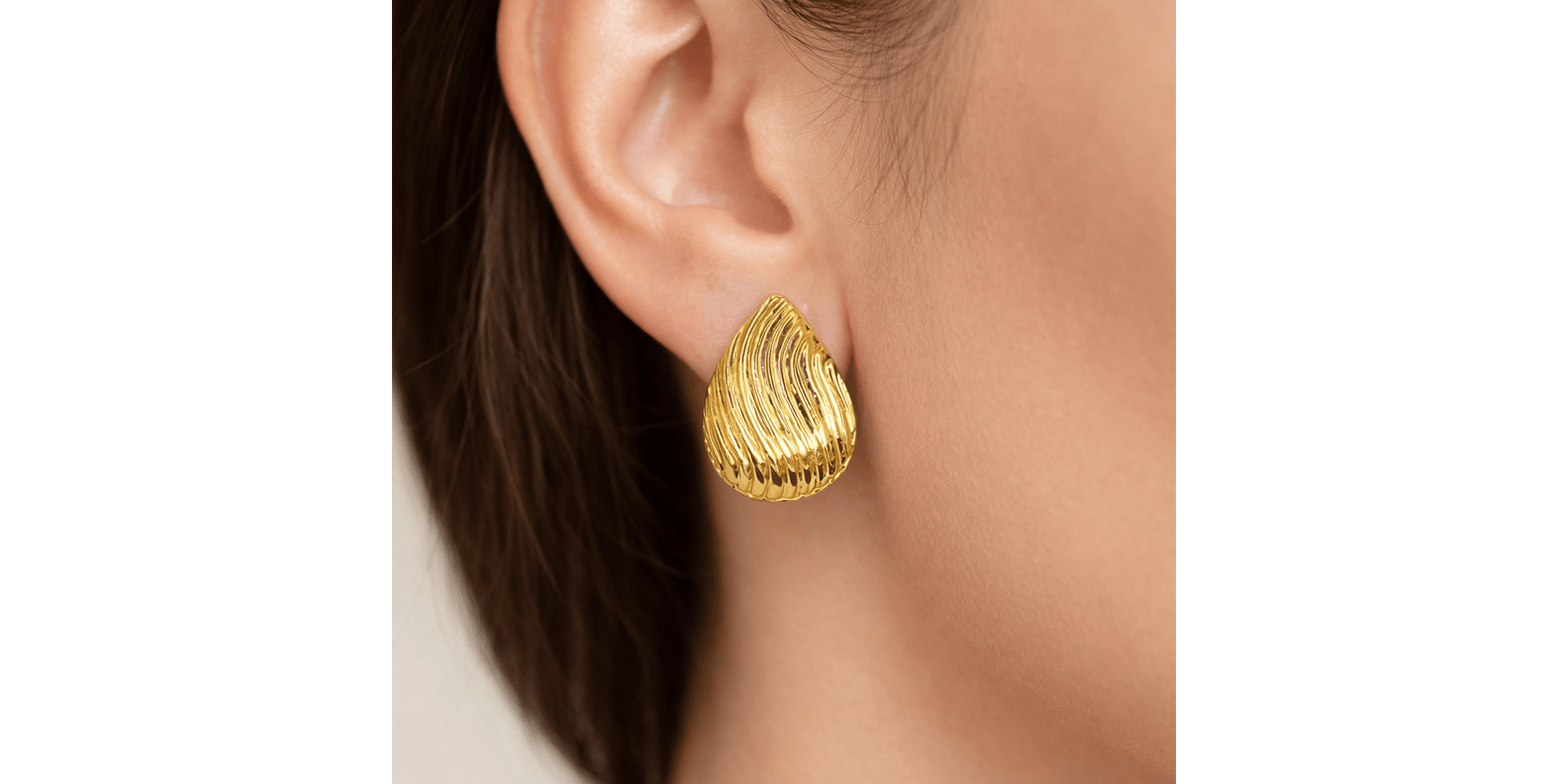 Brinco Gota Vintage Banhado a Ouro 181K 