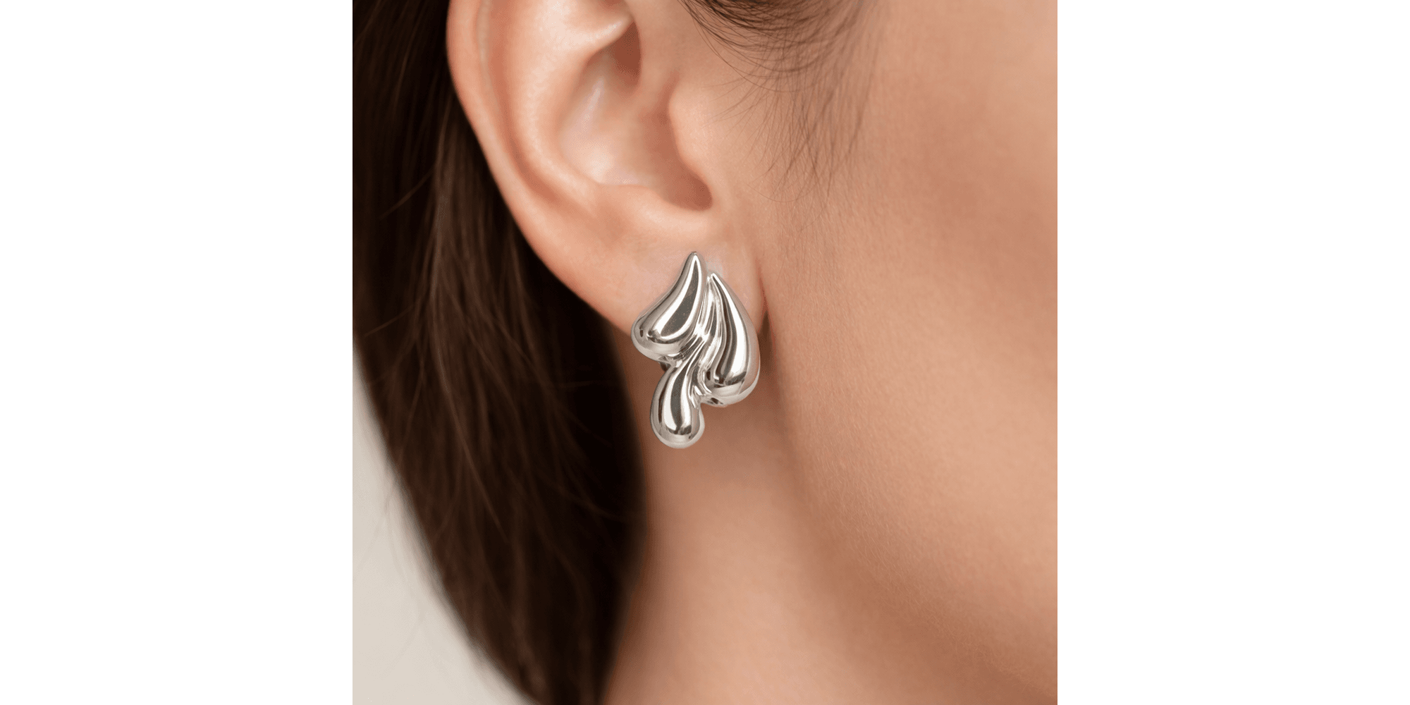 Brinco três Gotas Lisa Banhado A Prata 925