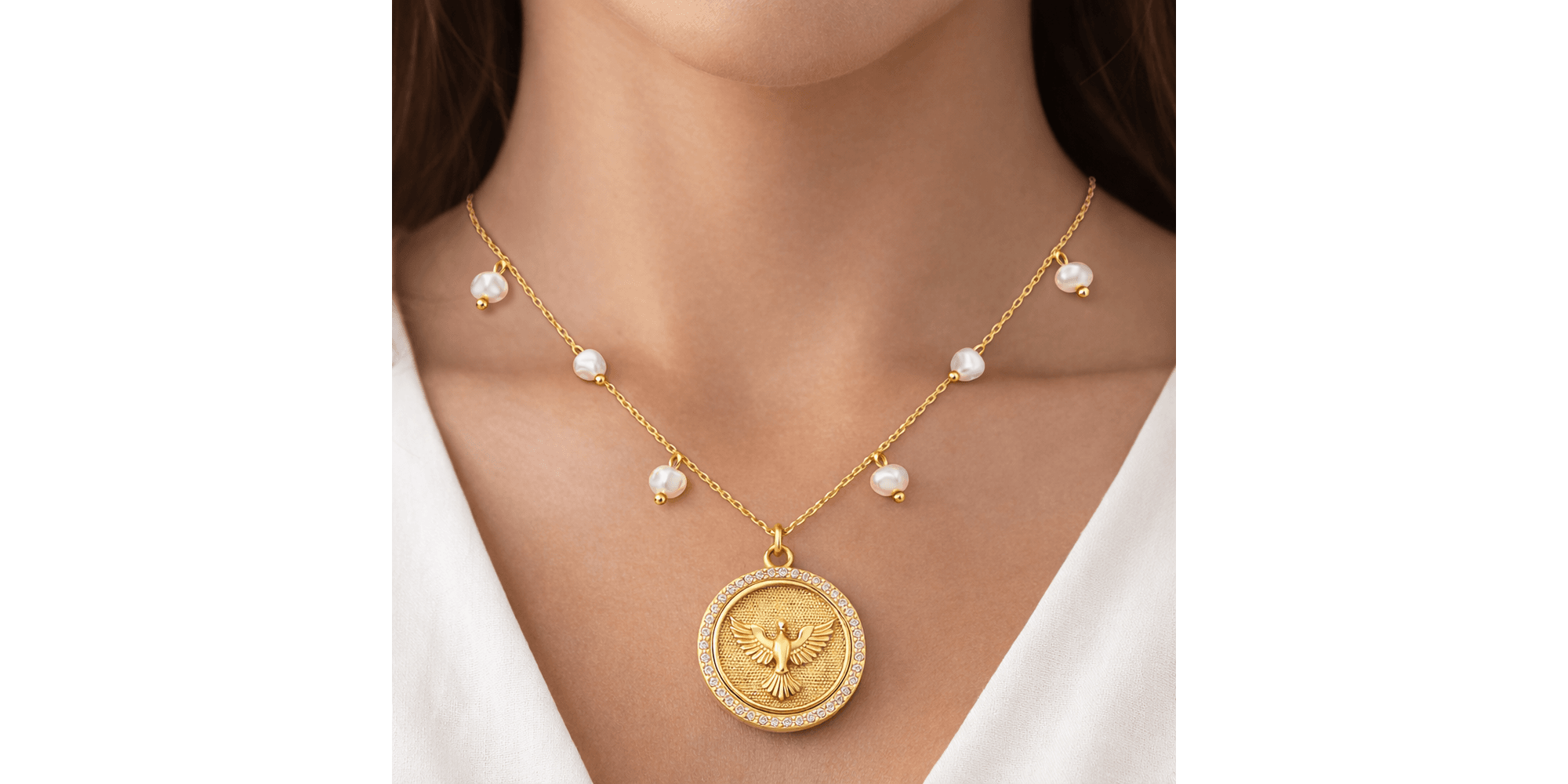 Colar Árvore Espírito Santo Pérola Cravejado Hipoalergênico Banhado a Ouro 18K