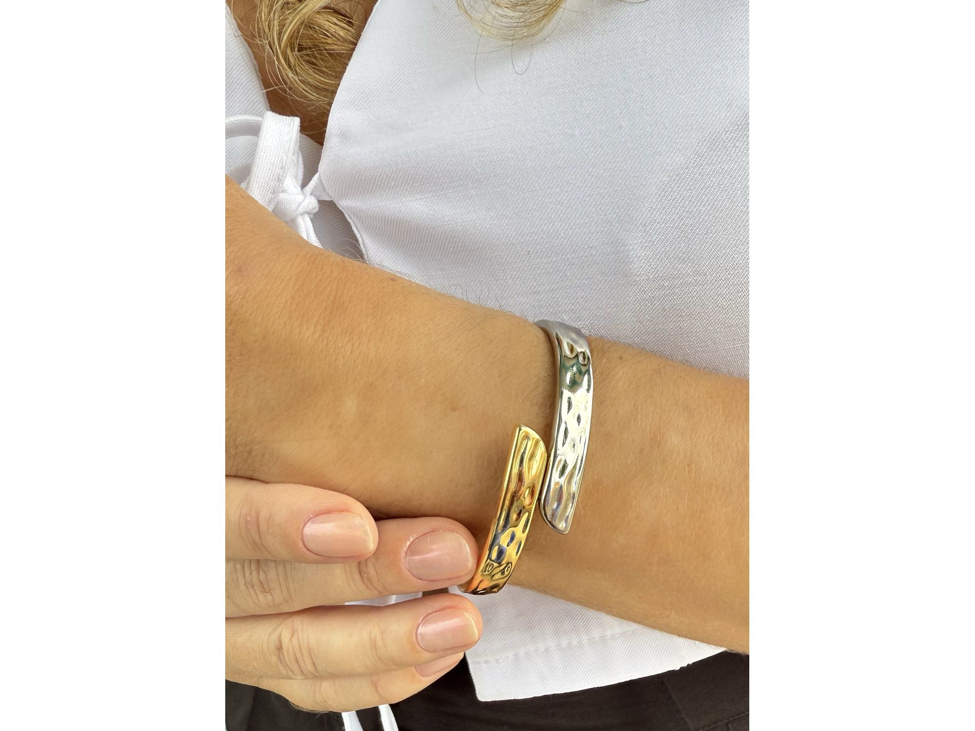 Bracelete Prata com Dourado Martelado Premium - Vértice Acessórios