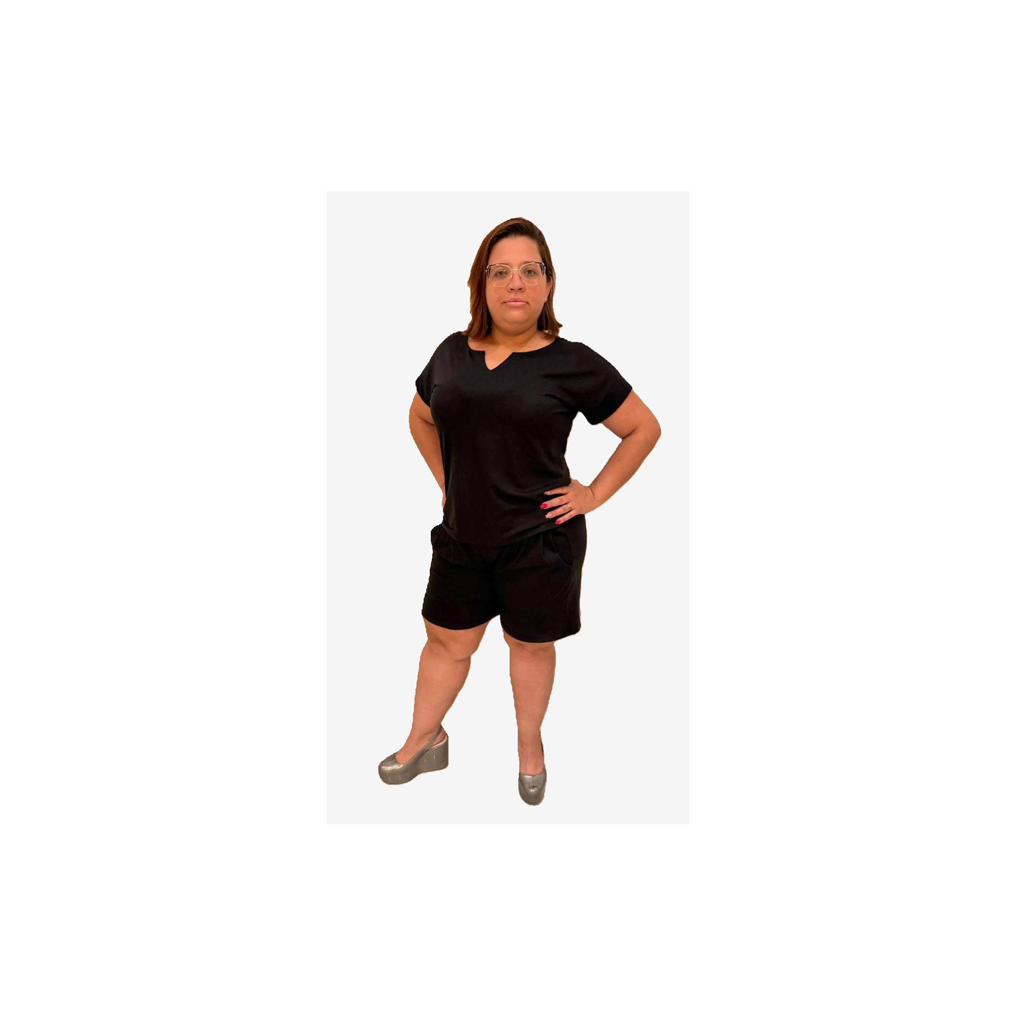 Conjunto Preto Feminino Composto por Short e Blusa