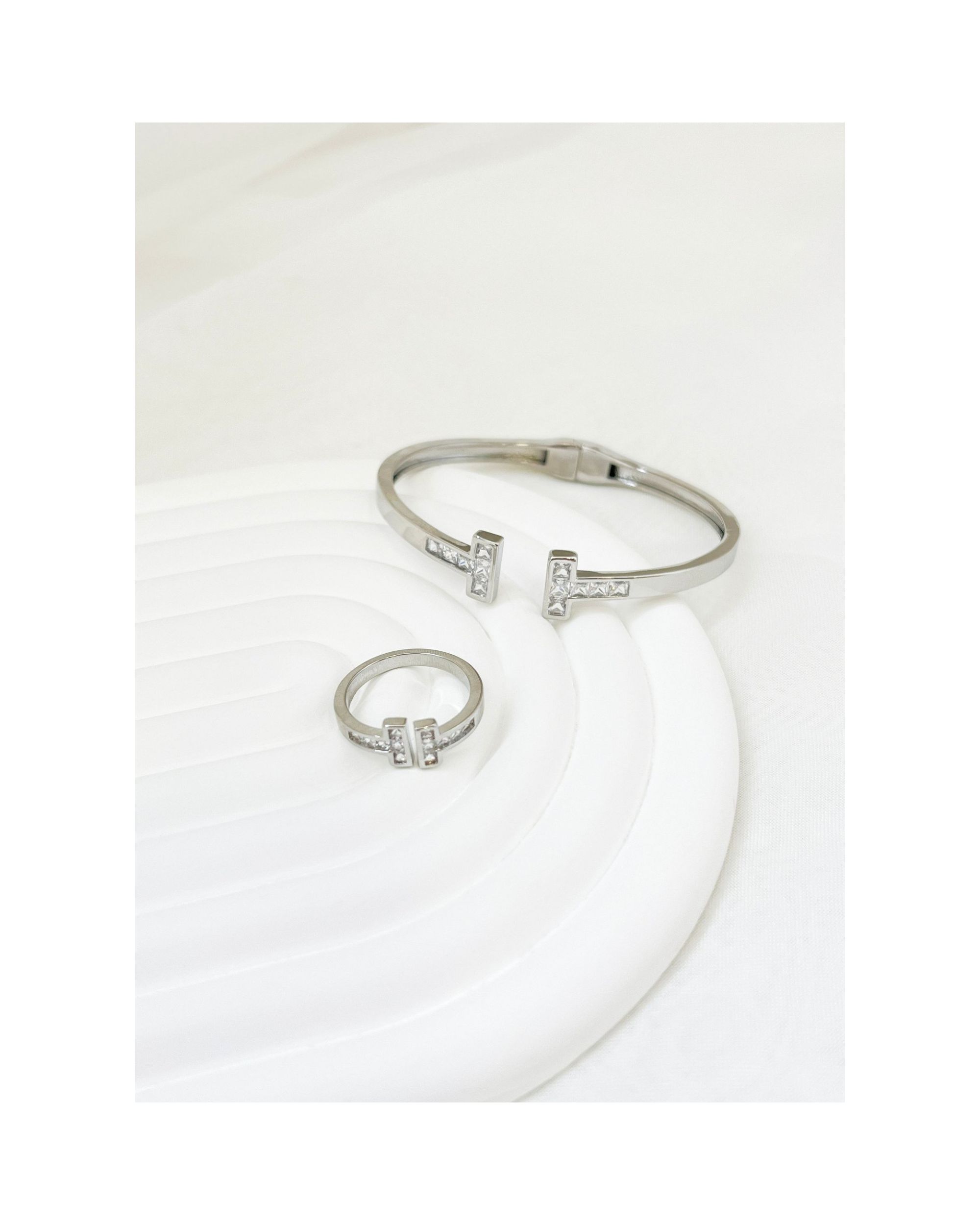 Anel Duas Hastes Cravejadas