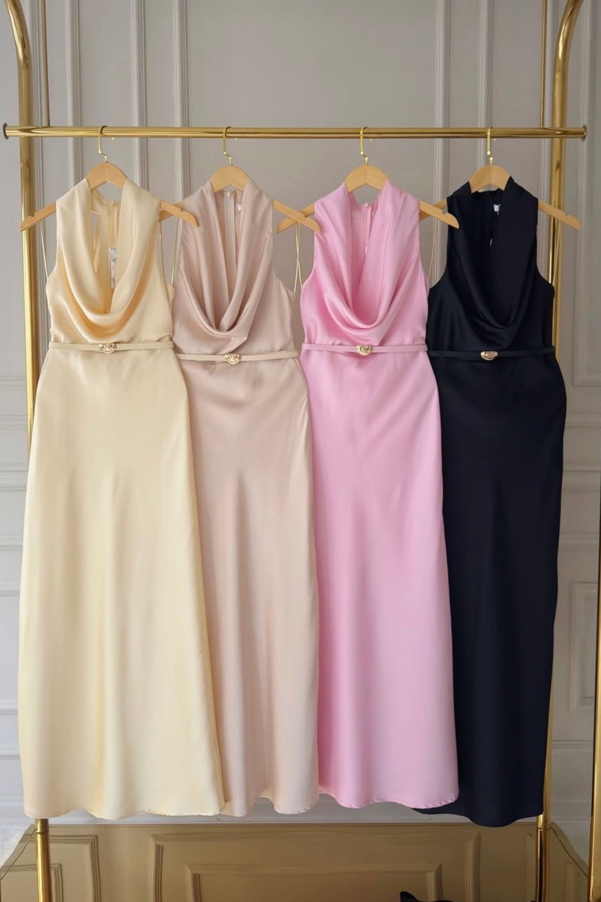 Vestido Mônica de cetim Amarelo - Vanessa Marques Boutique