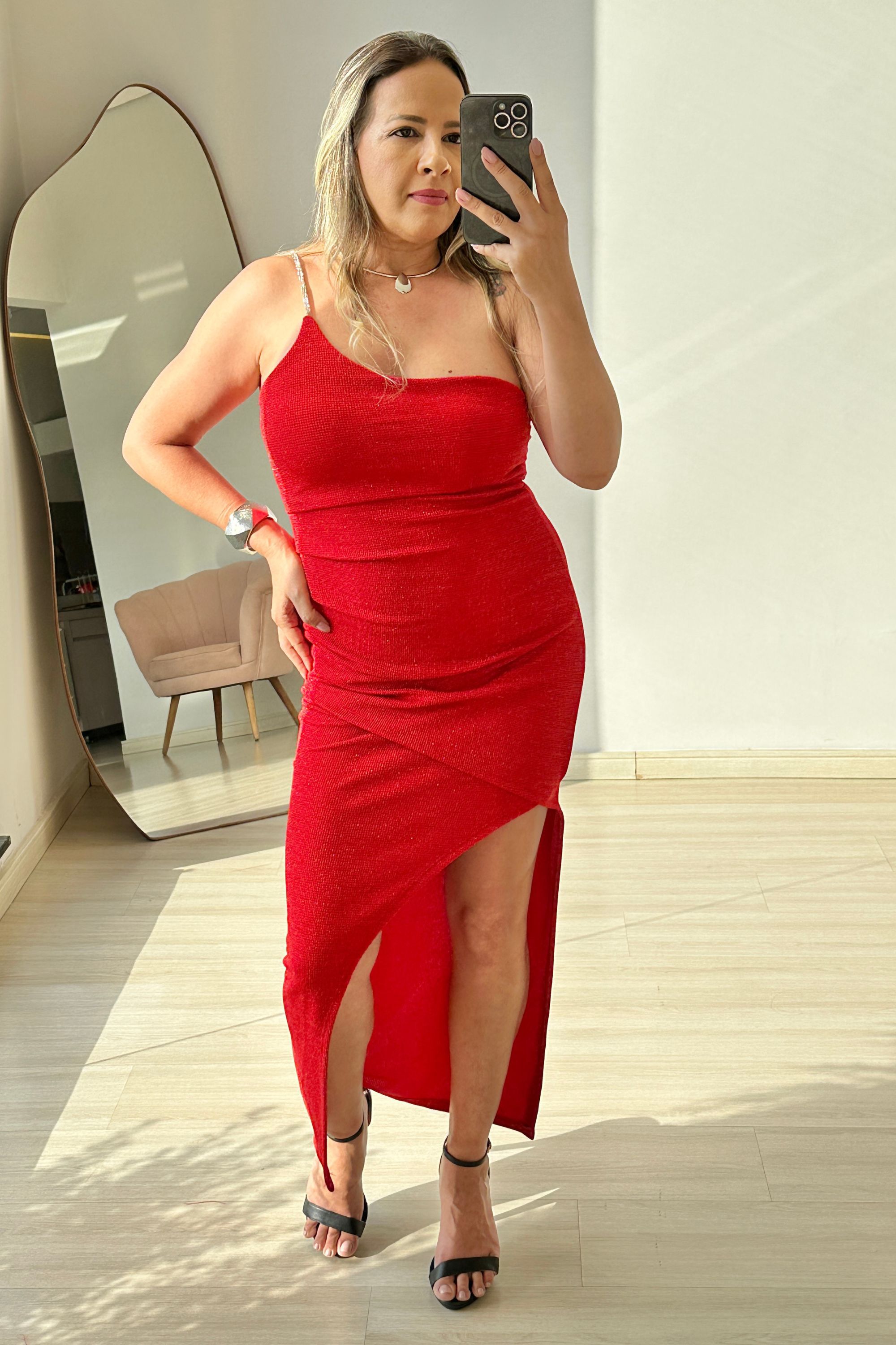Vestido Bruna vermelho com fenda brilho - Vanessa Marques Boutique