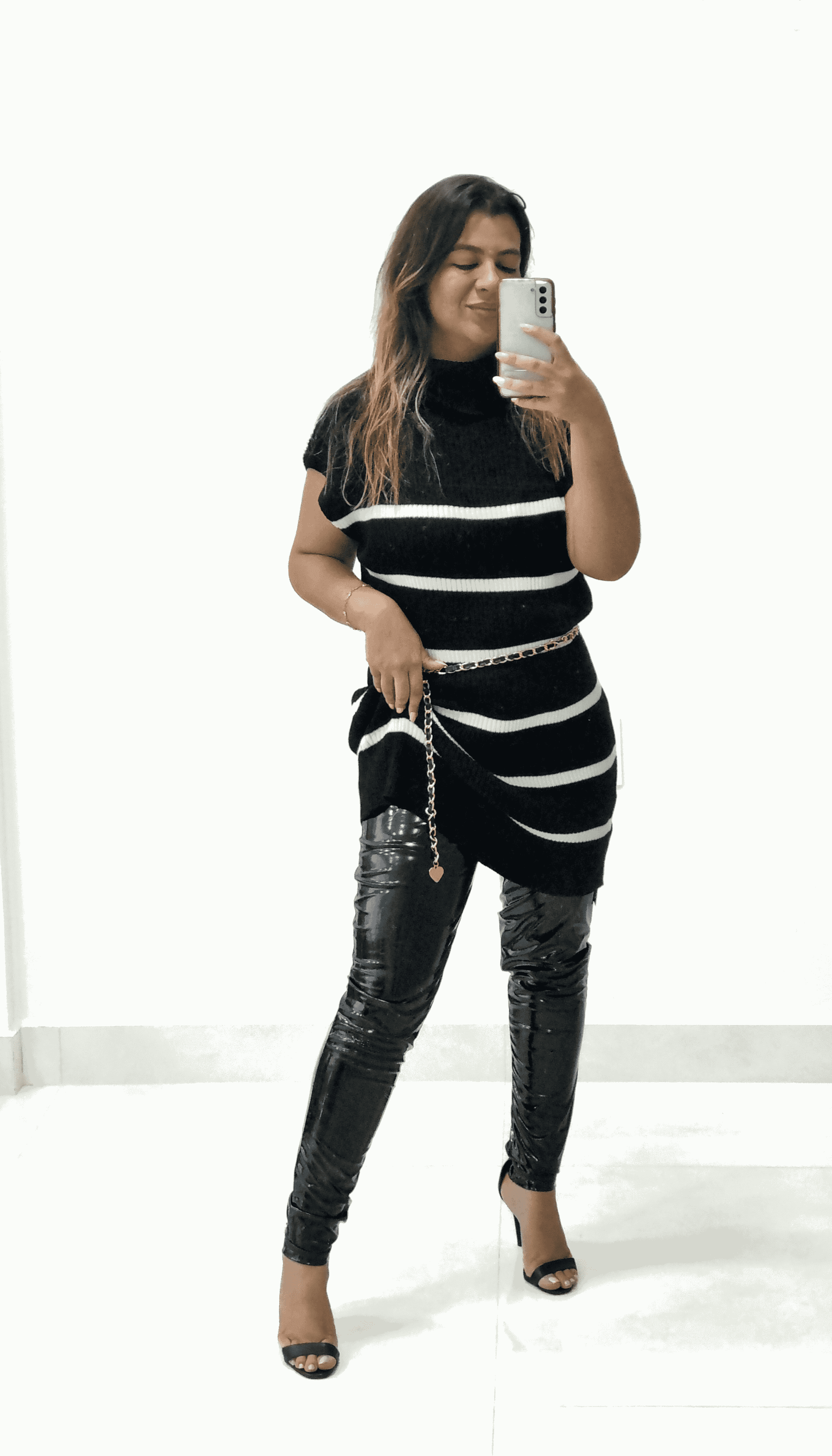 Blusa Tricô Golinha Riscadinha Preta - THASSIA GABRIELA