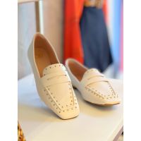 Mocassim Tachas Off White