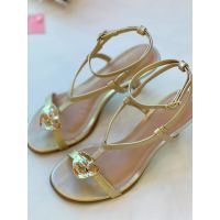 Sandália Mirela Dourada