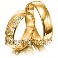 Aliança Condensada de diamantes em ouro amarelo 18 de casamento ou noivado largura 5,5mm