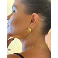 BRINCO ARGOLA TRIPLA M BANHADO A OURO 