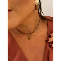 COLAR COURO BOHO E PINGENTE RESINADO MARROM BANHADO A OURO 