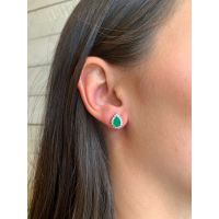 BRINCO GOTINHA ESMERALDA CRAVEJADA BANHADA A RÓDIO BRANCO 