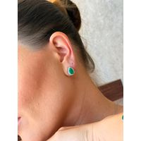 BRINCO GOTA ESMERALDA CRAVEJADA BANHADA A RÓDIO BRANCO