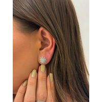 BRINCO FLOR CRAVEJADA BANHADO A RÓDIO BRANCO