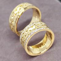 Aliança de Casamento Harmonia Geométrica - Par de Alianças de 8,0 Milímetros - com Diamantes