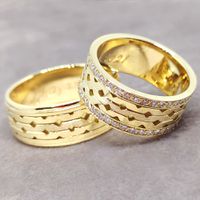 Aliança de Casamento Harmonia Geométrica - Par de Alianças de 8,0 Milímetros - com Diamantes